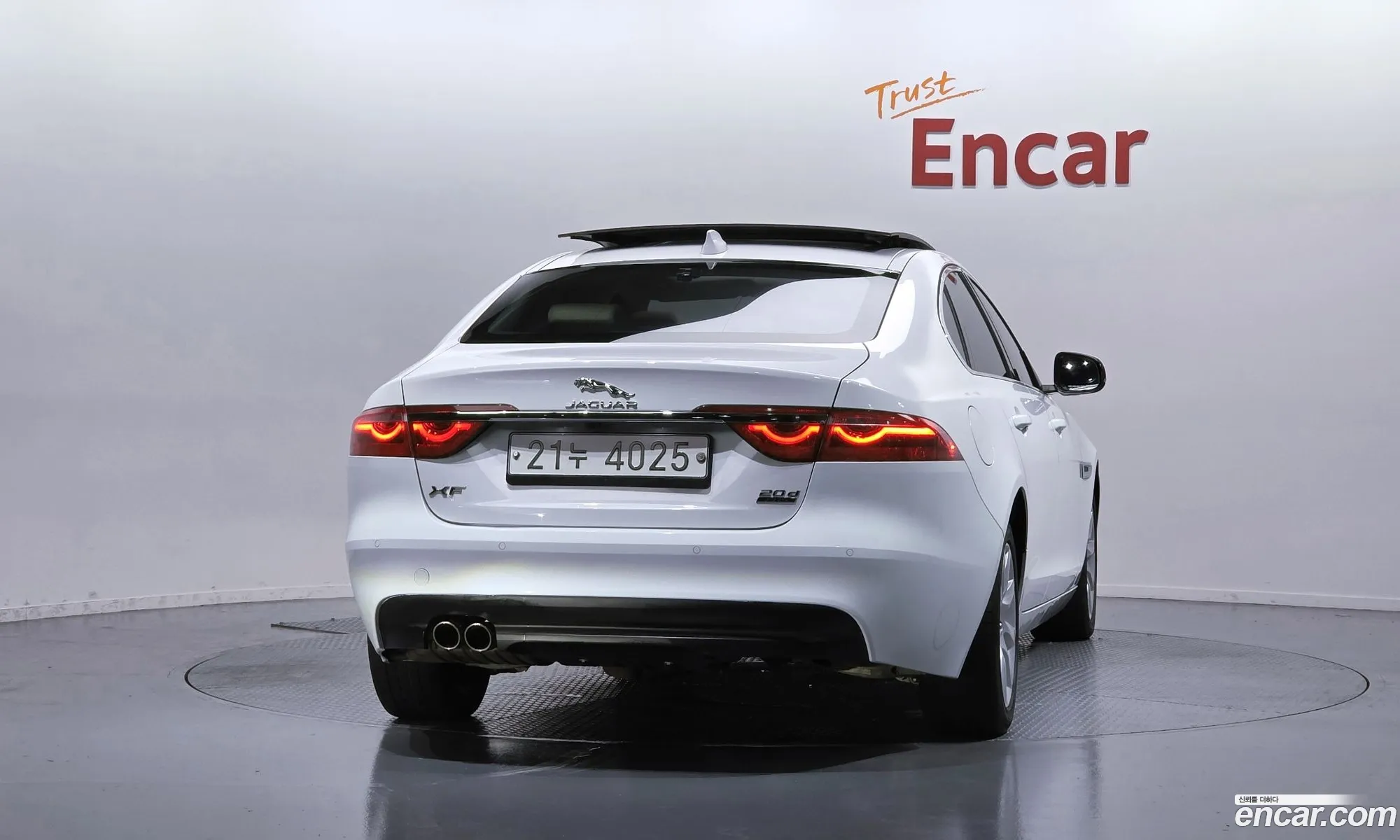 Jaguar XF 2017 SAJBA4BN6HCY43220 — 10