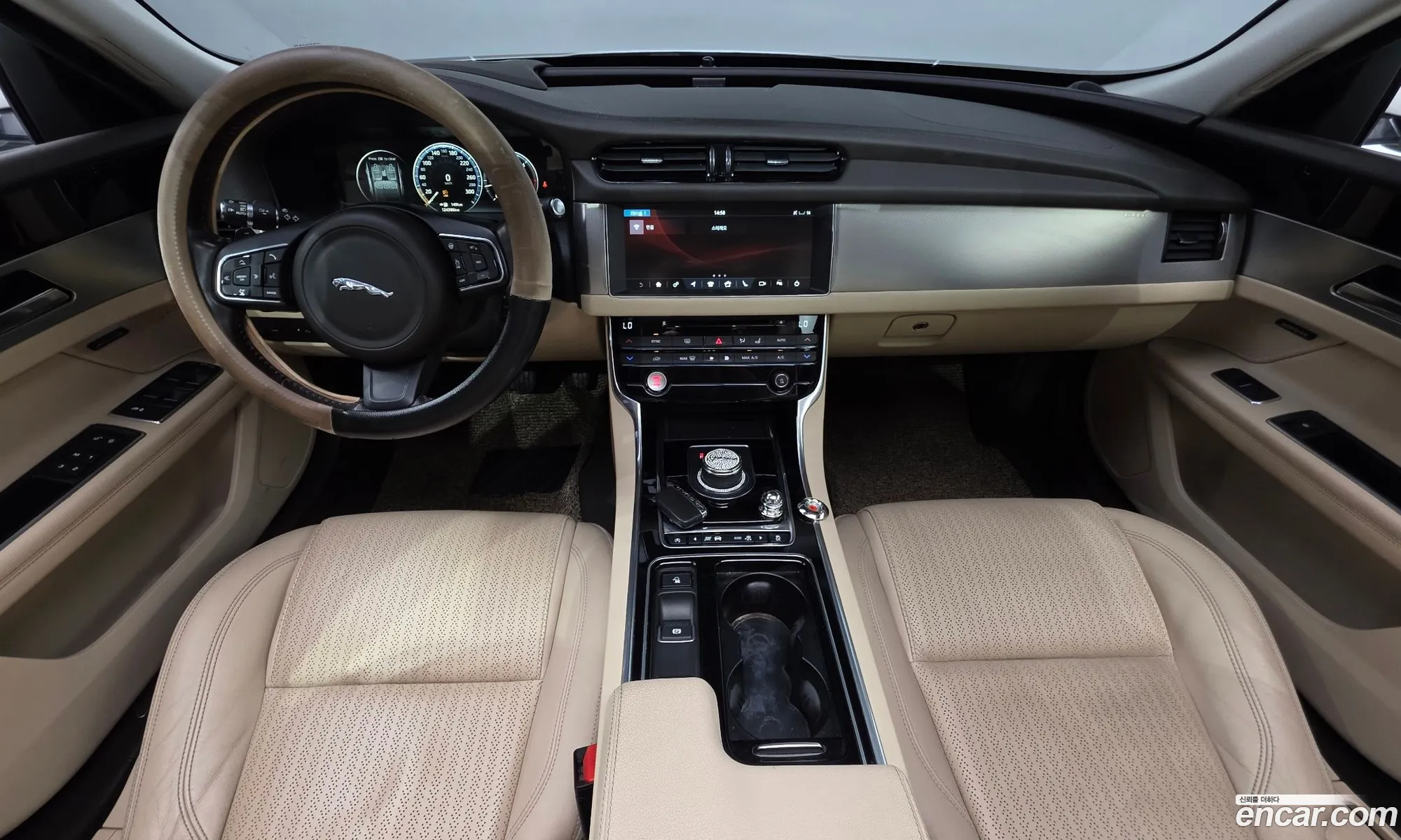 Jaguar XF 2017 SAJBA4BN6HCY43220 — 19