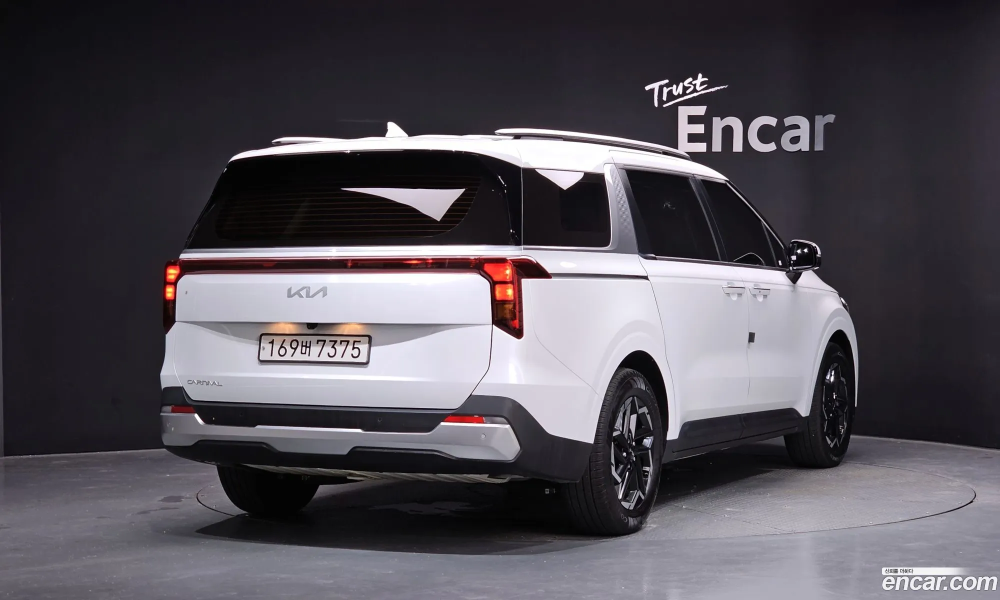 Kia Carnival 2024 — 21