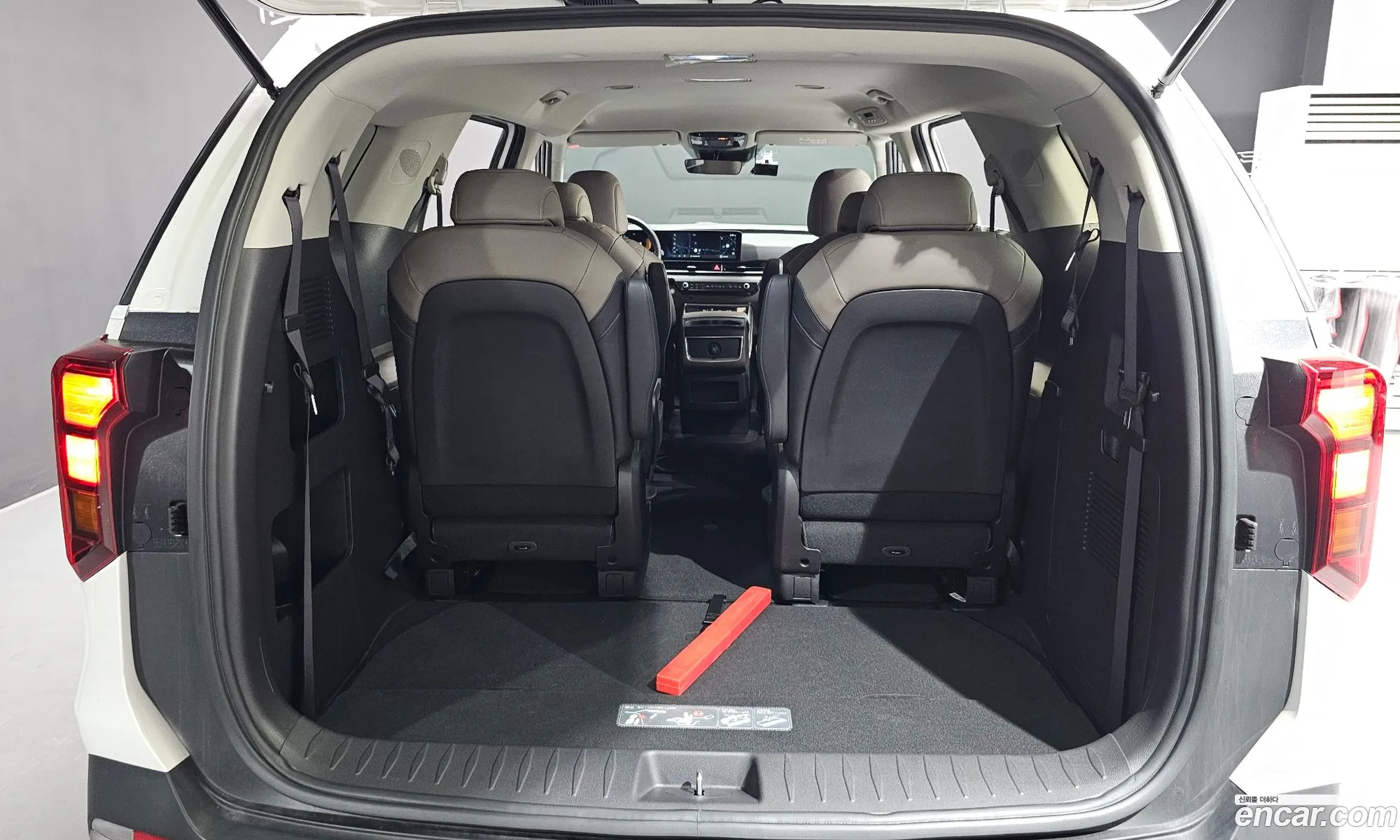 Kia Carnival 2024 — 24
