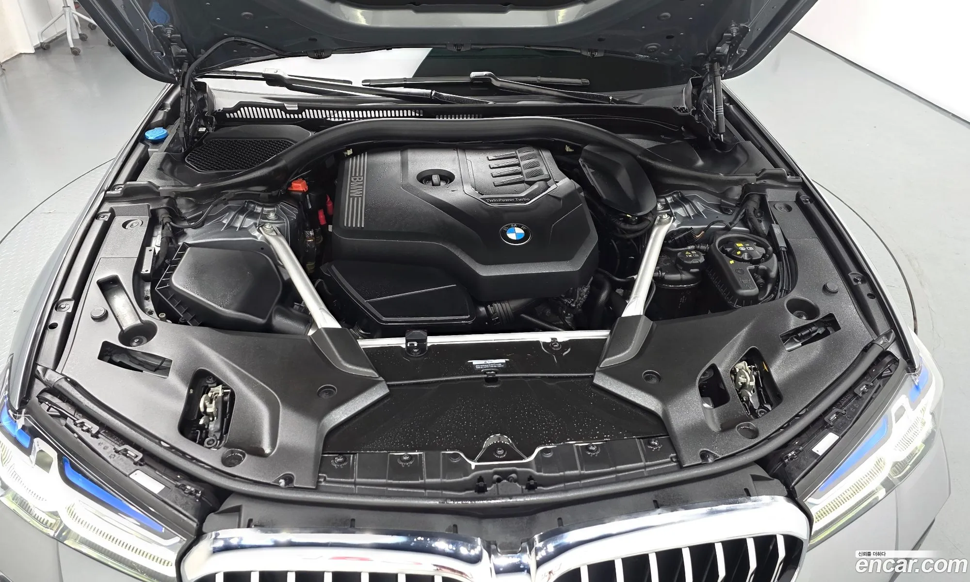 BMW 5 Series 2023 — 3