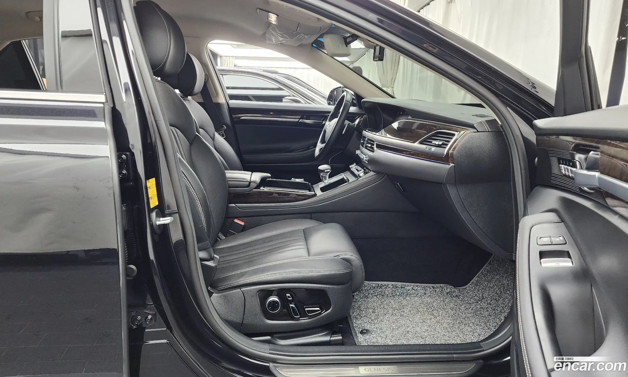 Genesis G90 2020 — 31