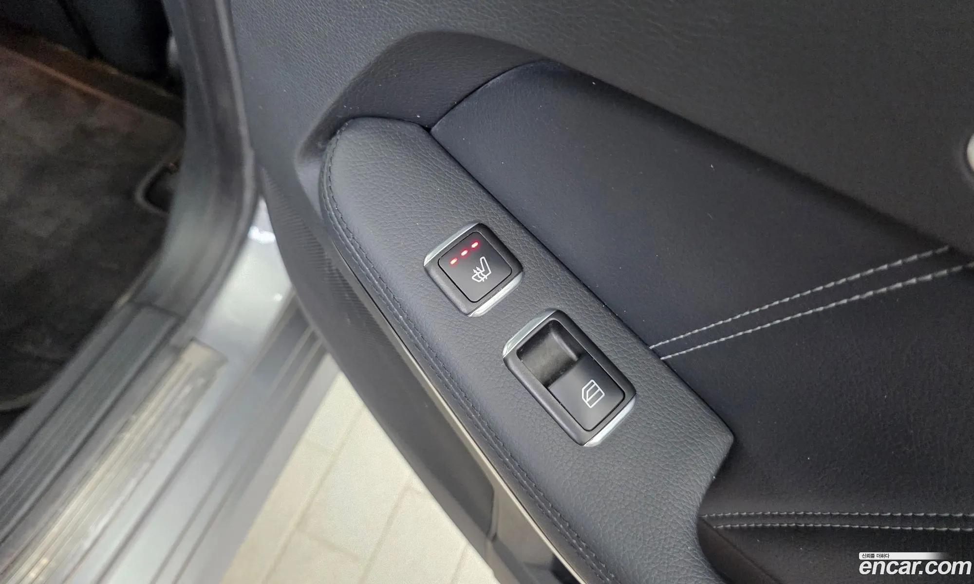 Mercedes-Benz E-Class W212 2014 WDDHF8BB8EB074220 — 4