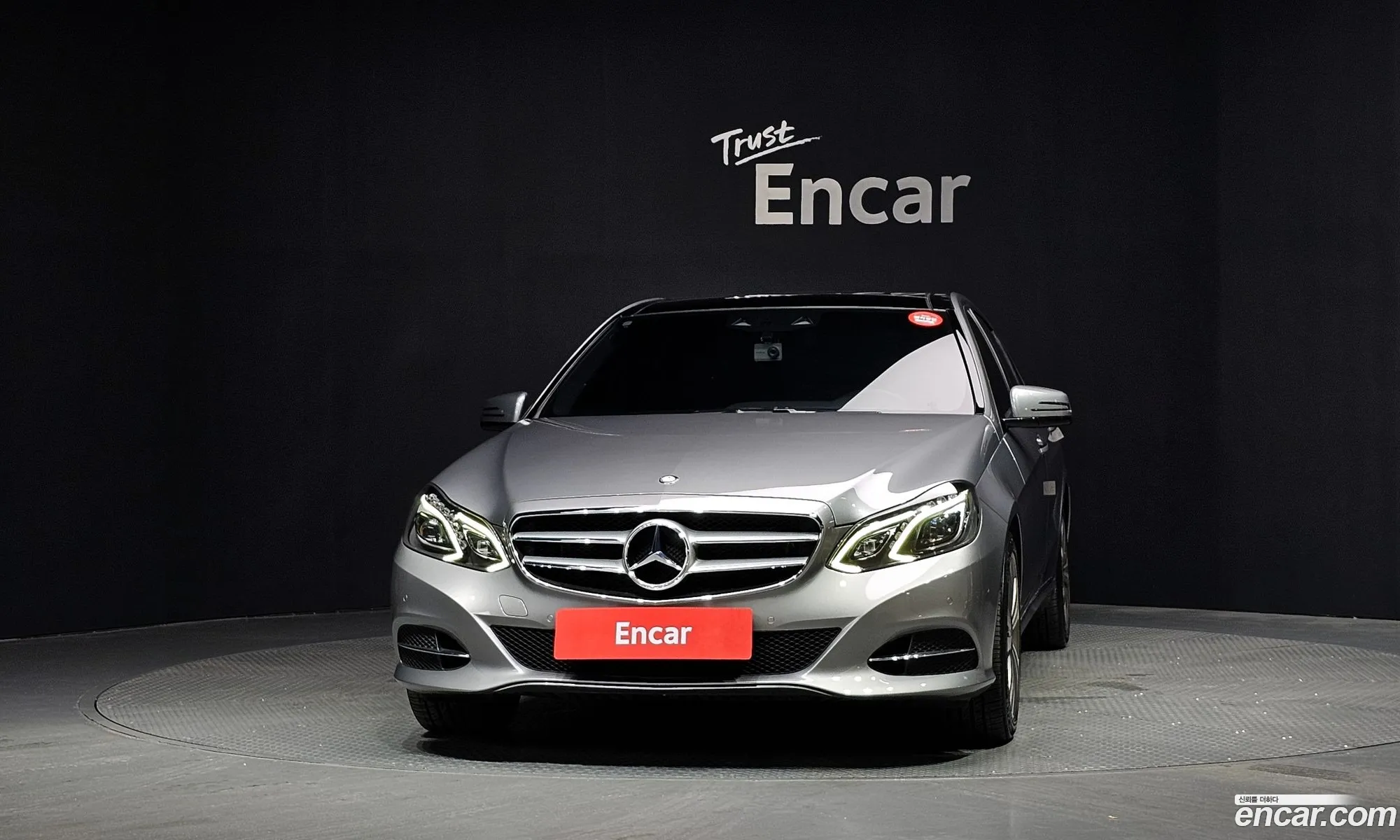 Mercedes-Benz E-Class W212 2014 WDDHF8BB8EB074220 — 19