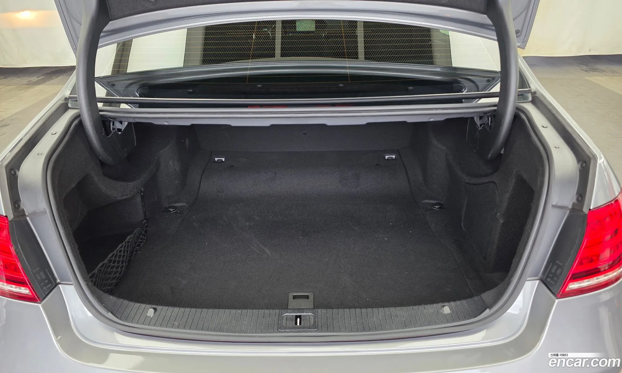 Mercedes-Benz E-Class W212 2014 WDDHF8BB8EB074220 — 10