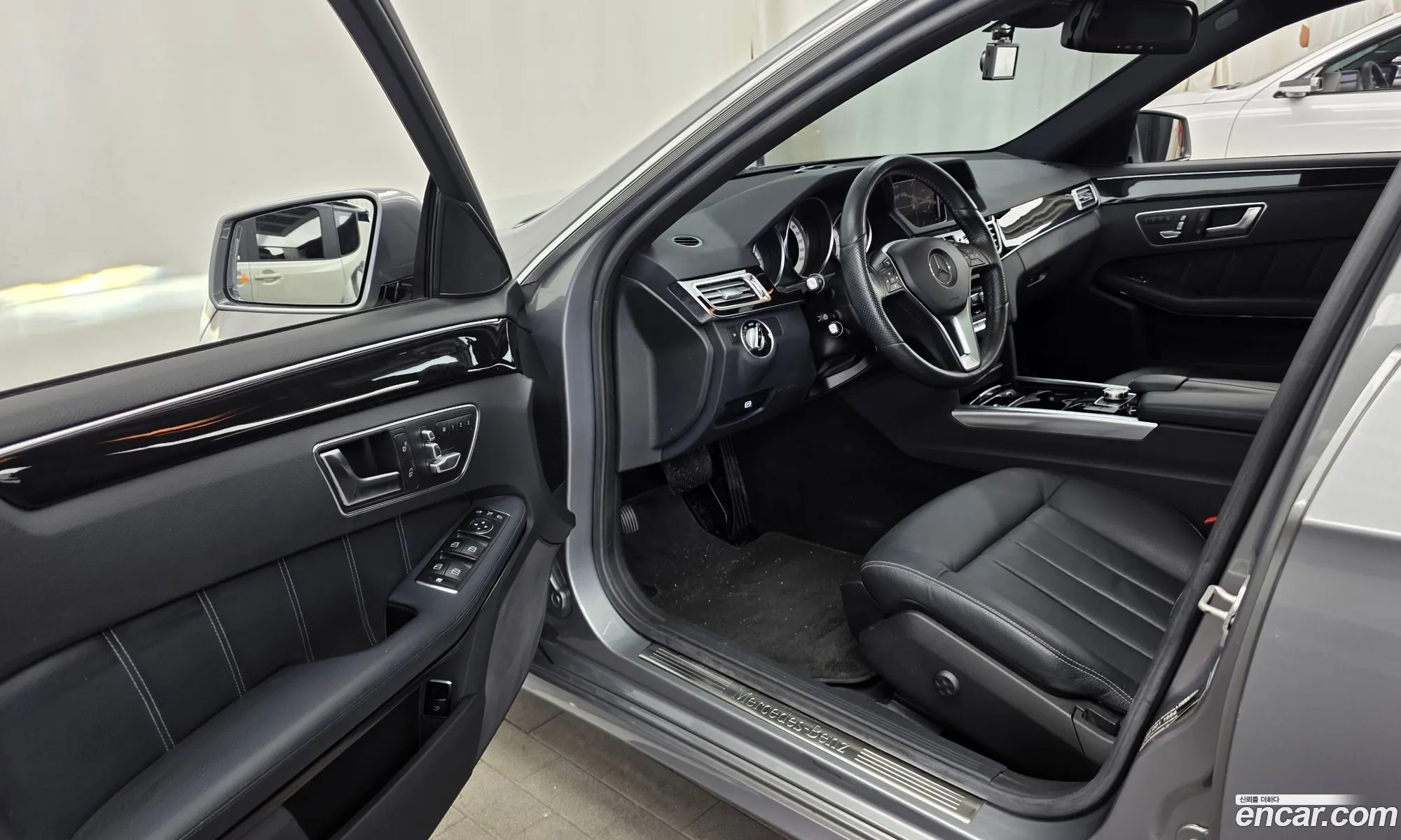 Mercedes-Benz E-Class W212 2014 WDDHF8BB8EB074220 — 2