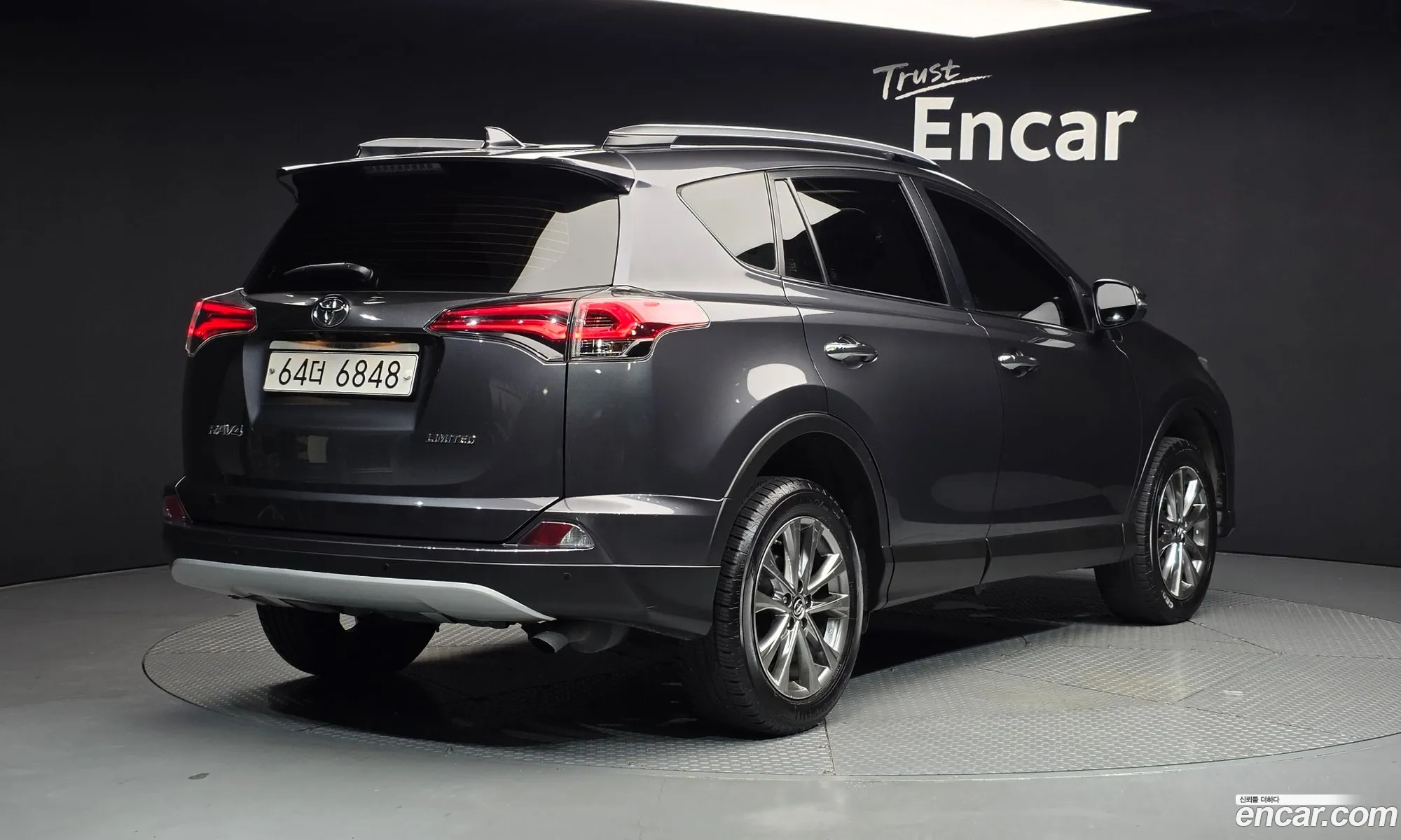 Toyota RAV4 2018 — 8