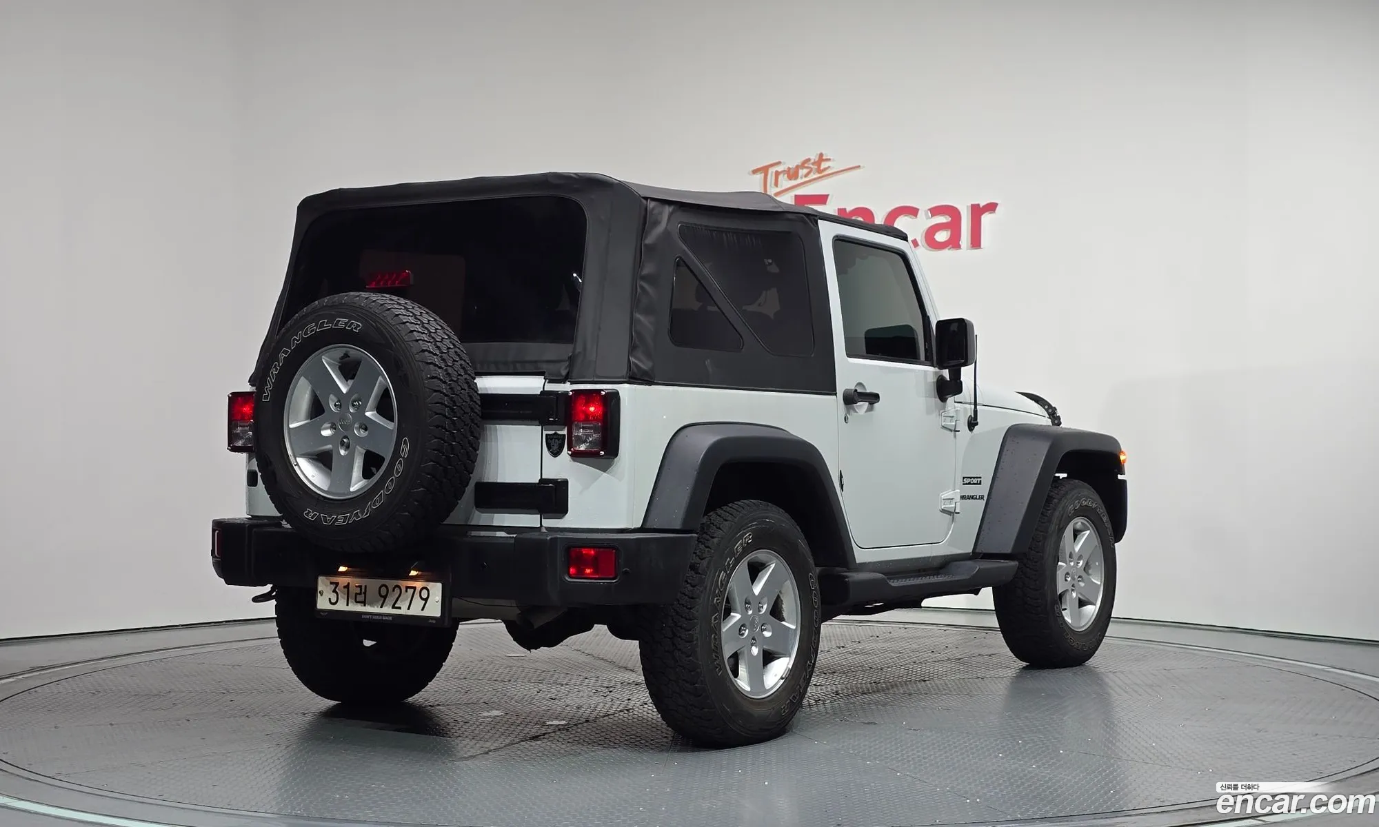 Jeep Wrangler 2017 1C4HJWAG6HL515352 — 2