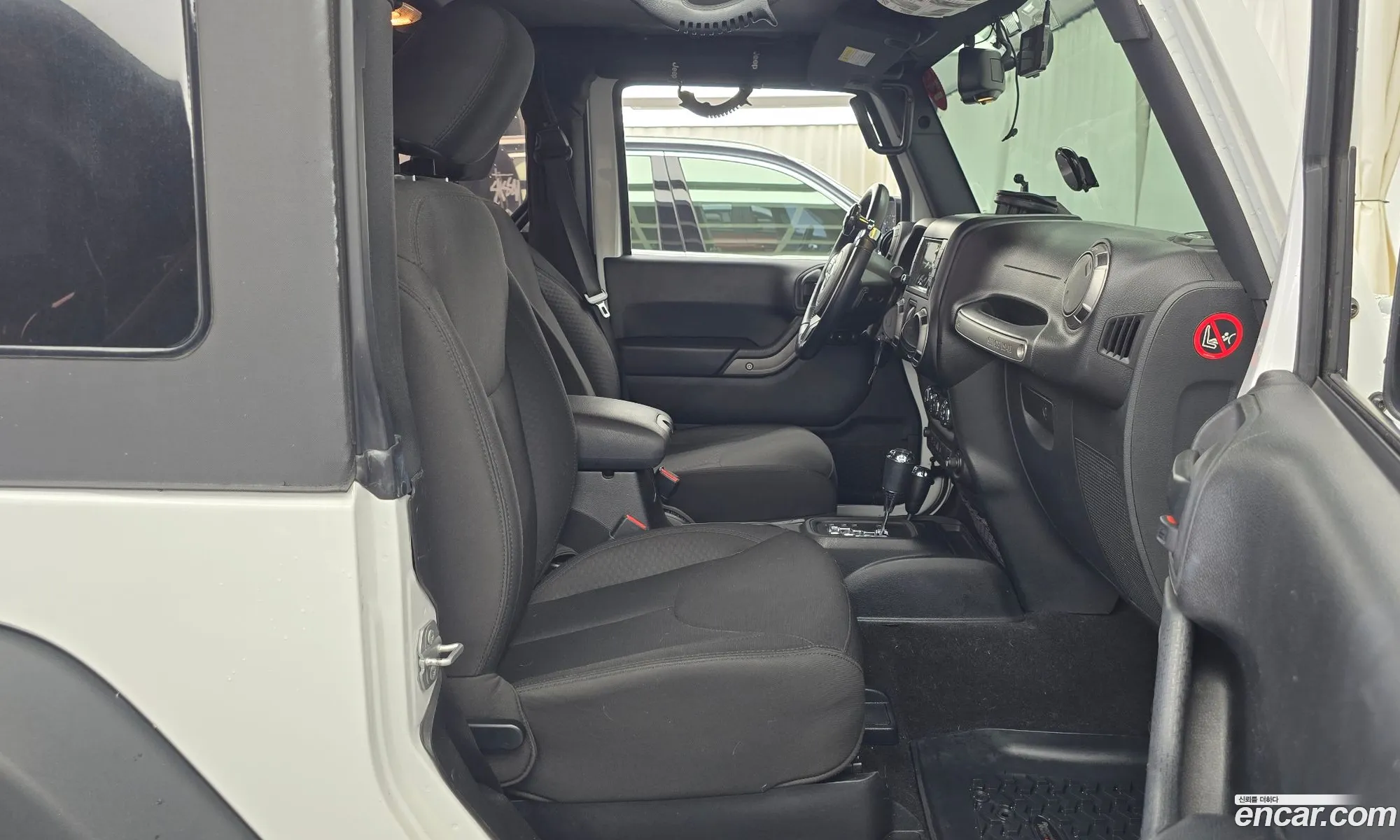 Jeep Wrangler 2017 1C4HJWAG6HL515352 — 14