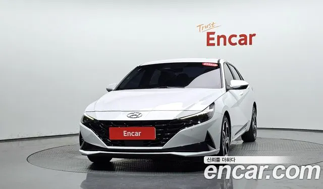 Hyundai Elantra Hybrid 2022 — 2