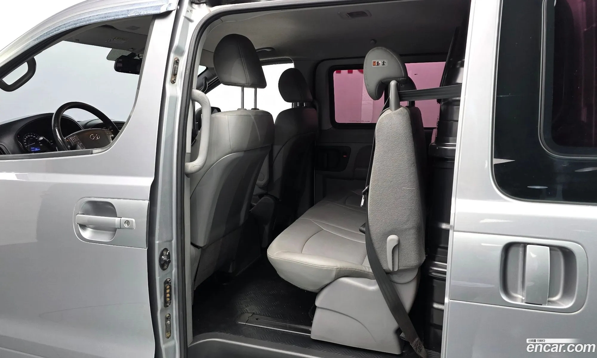 Hyundai Grand Starex 2017 — 17