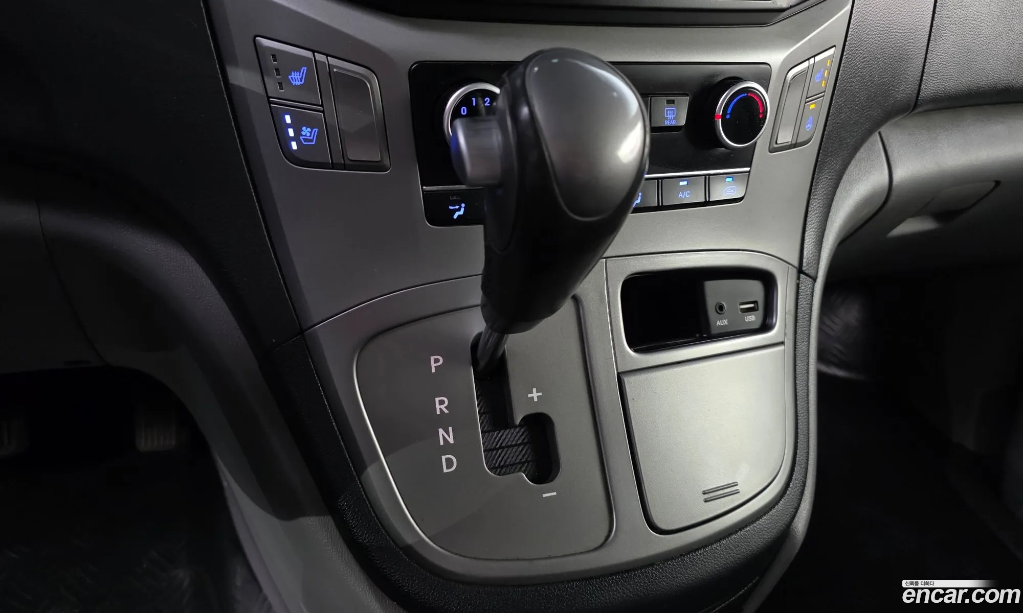 Hyundai Grand Starex 2017 — 15