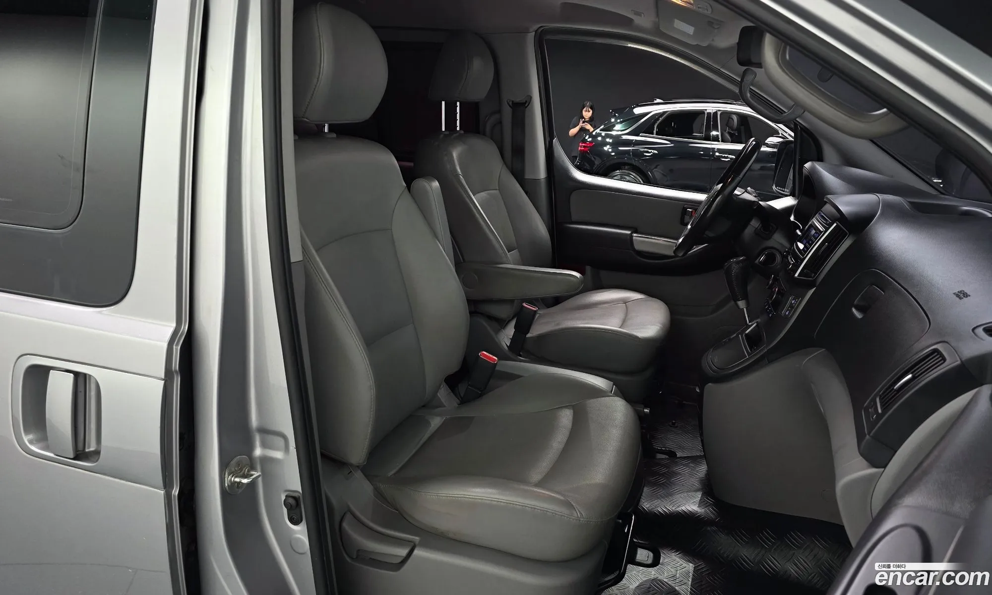 Hyundai Grand Starex 2017 — 19
