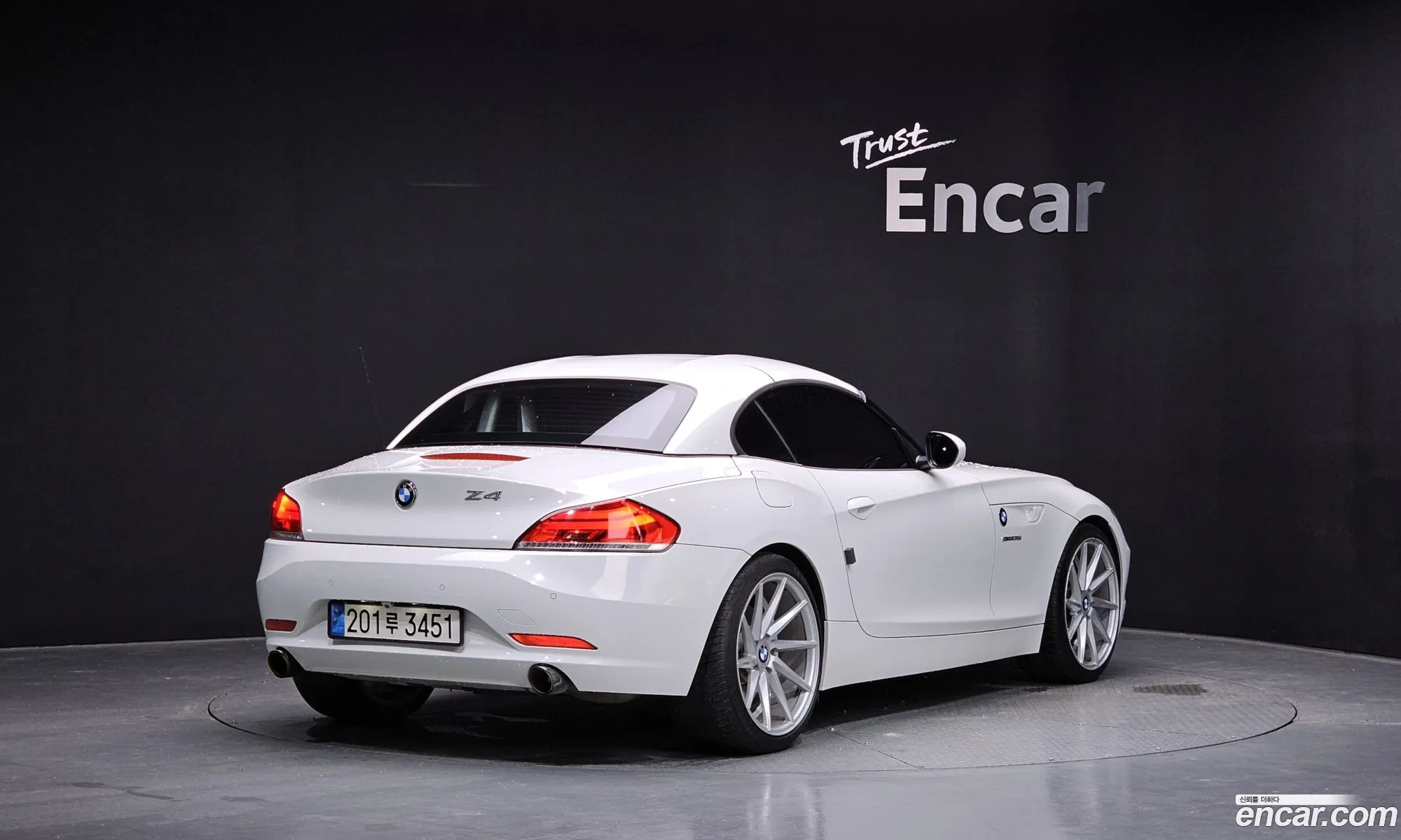BMW Z4 2013 WBALM7106DE773277 — 9