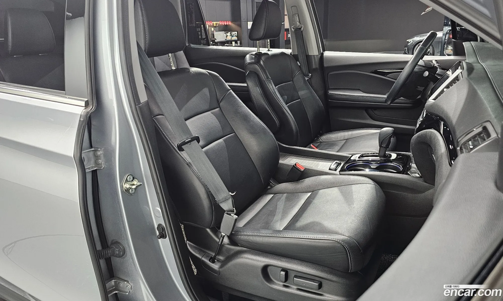 Honda Pilot 2017 5FNYF6850HB200833 — 27