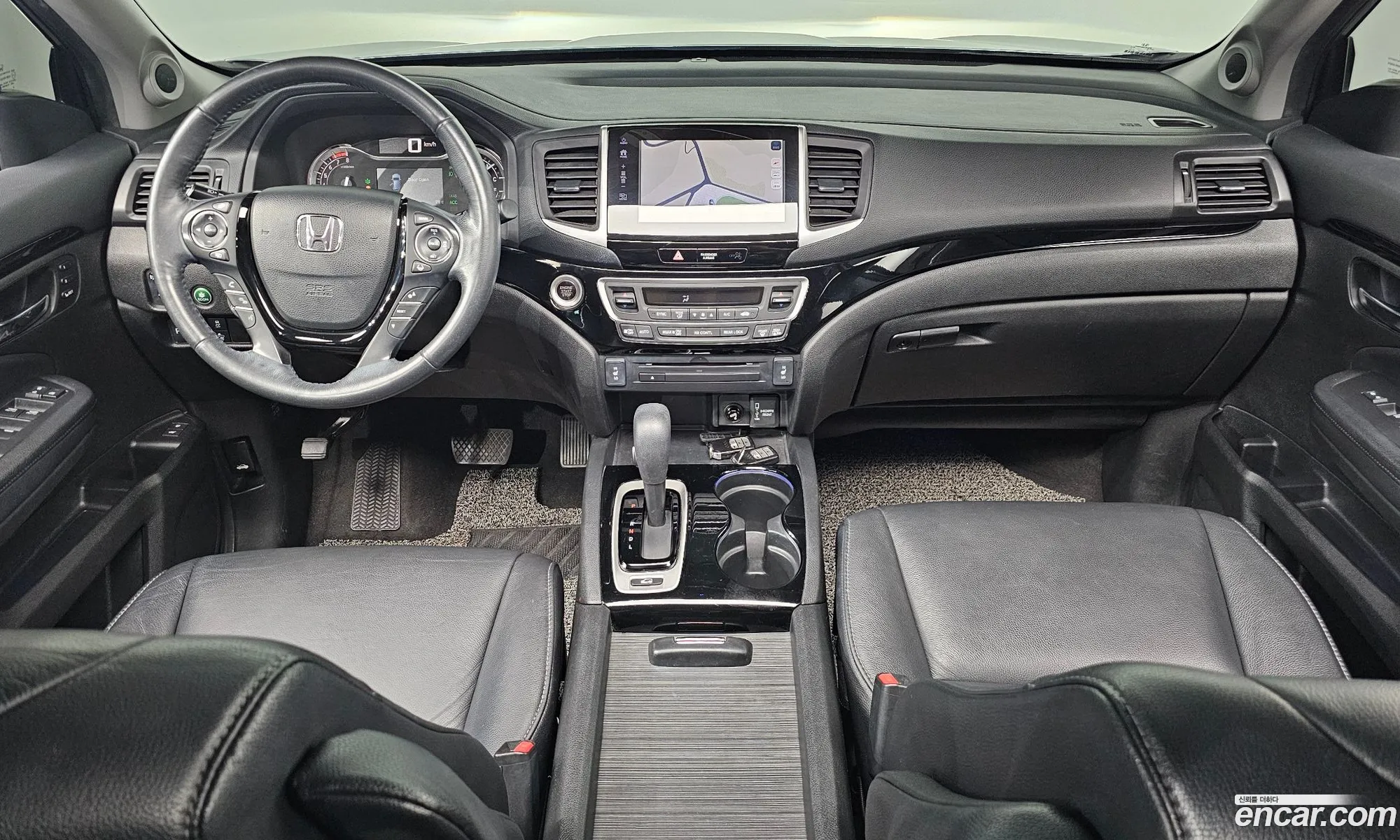 Honda Pilot 2017 5FNYF6850HB200833 — 33