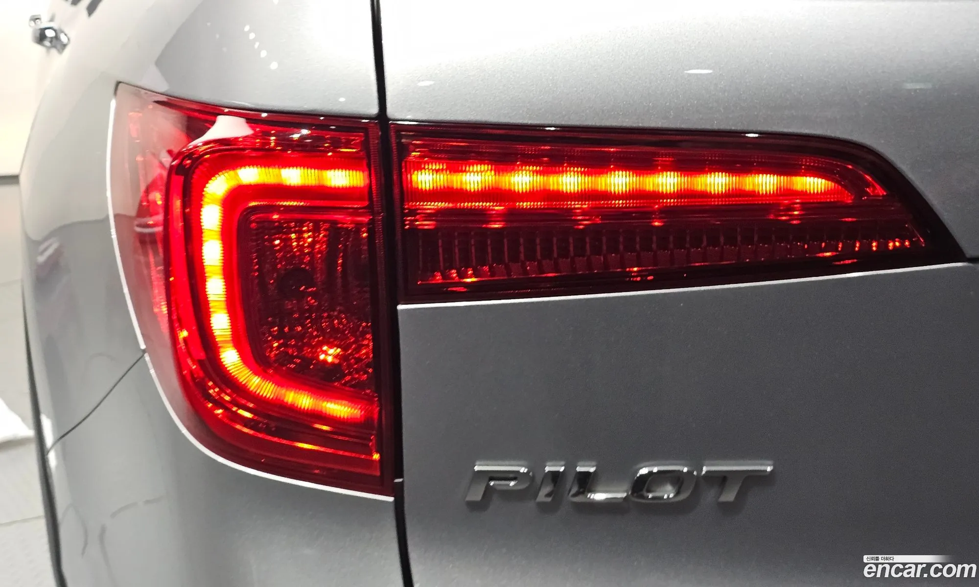 Honda Pilot 2017 5FNYF6850HB200833 — 5