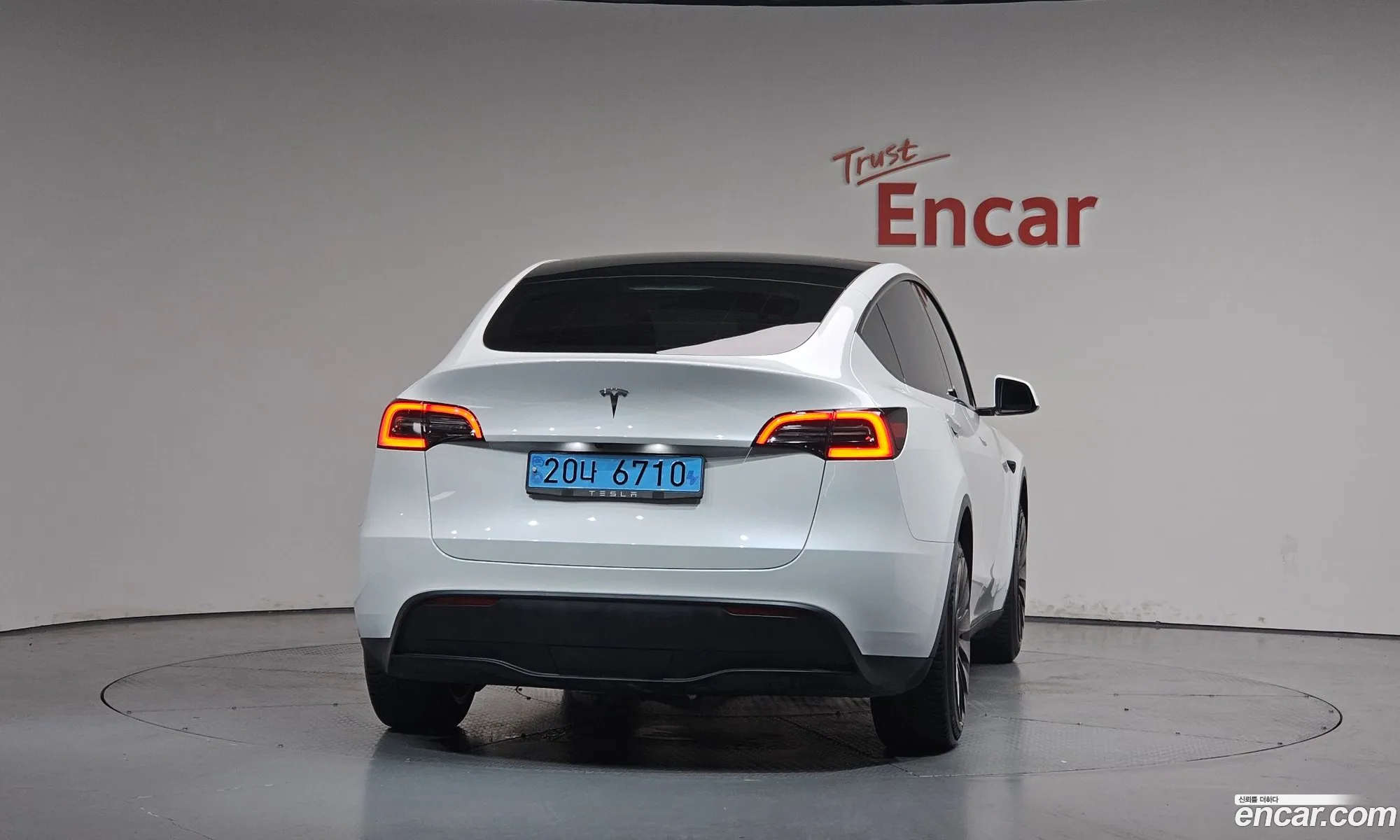 Tesla Model Y 2023 — 21