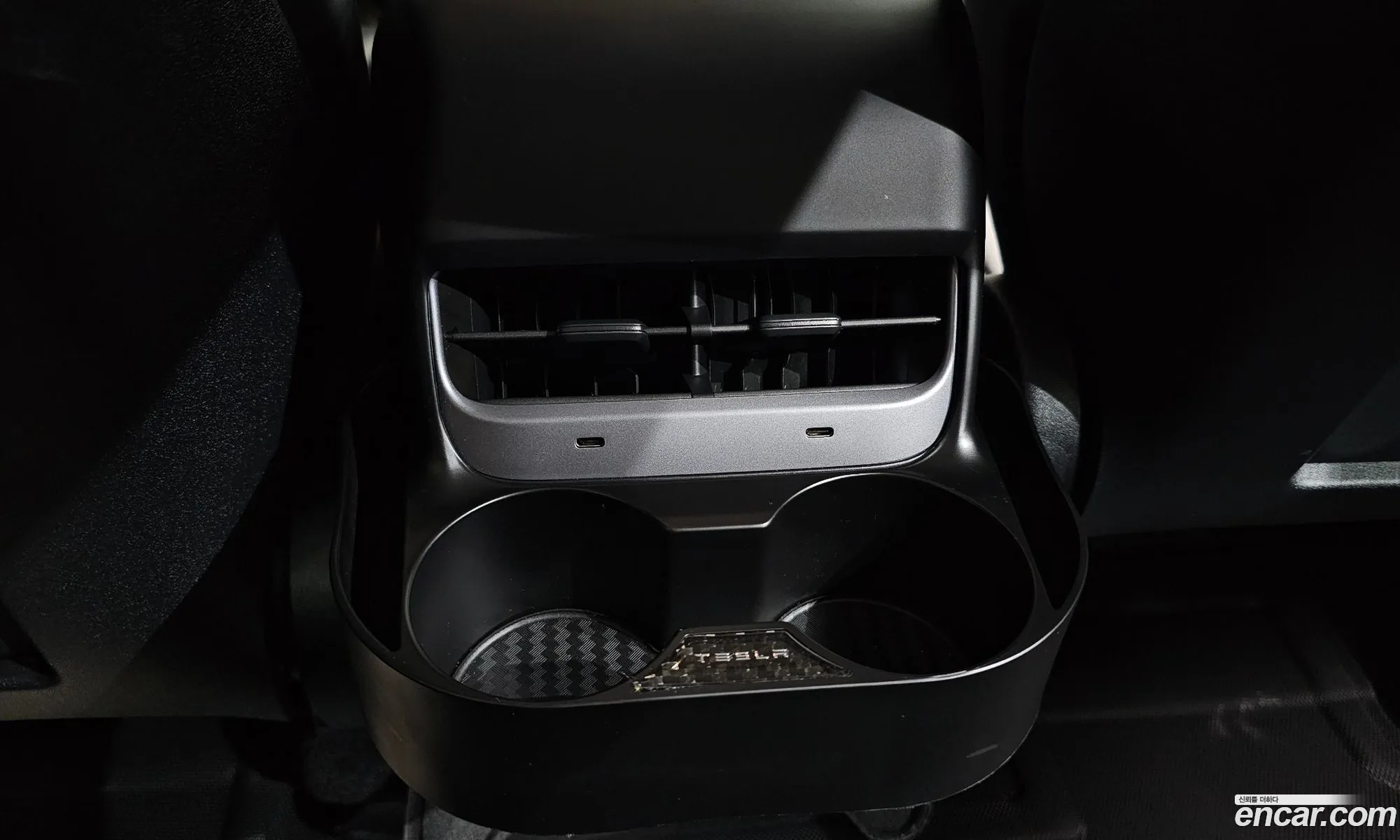 Tesla Model Y 2023 — 24