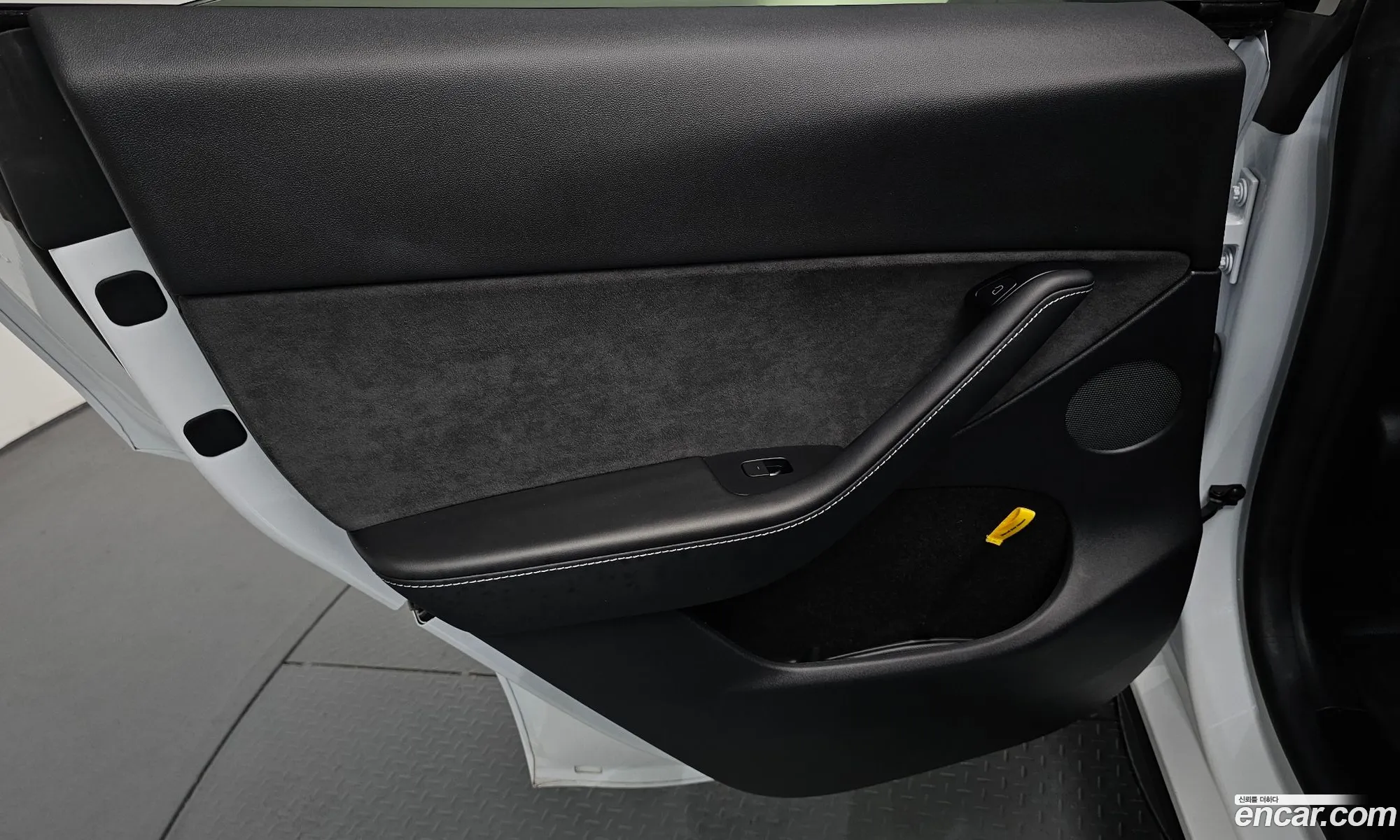 Tesla Model Y 2023 — 33