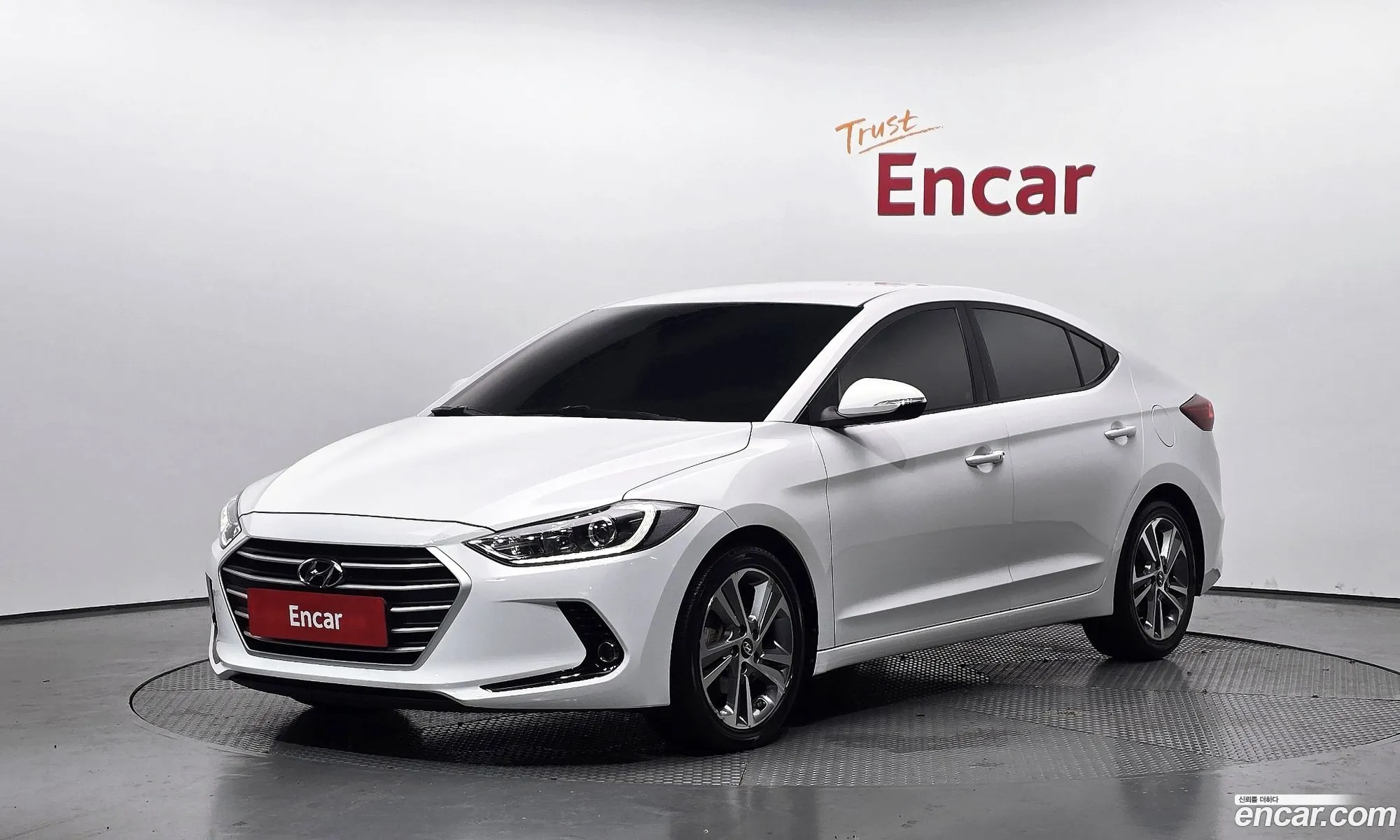 Hyundai Elantra AD 2017 — 15
