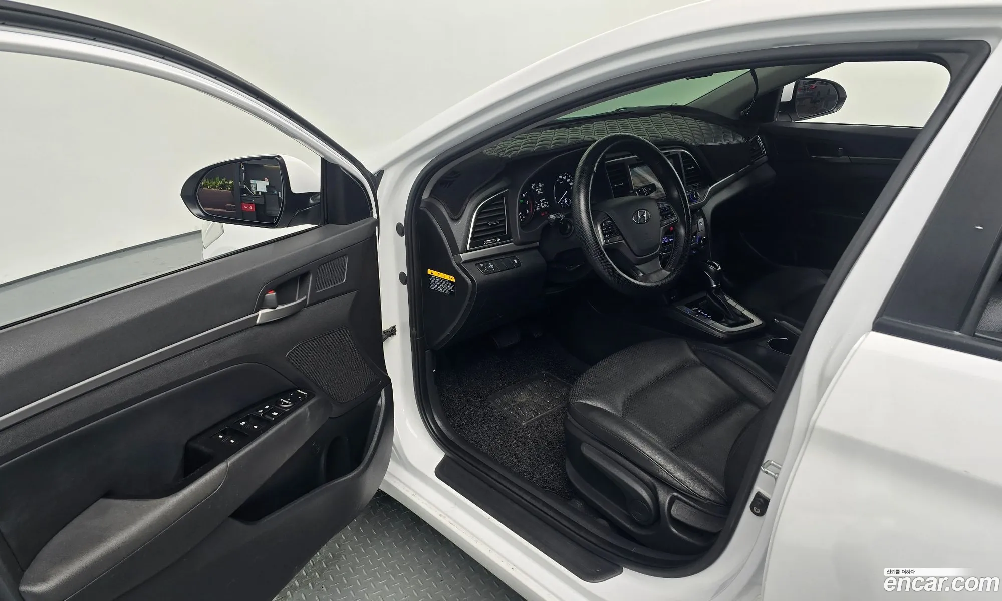 Hyundai Elantra AD 2017 — 18