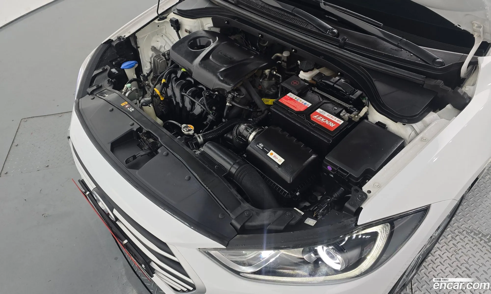 Hyundai Elantra AD 2017 — 9