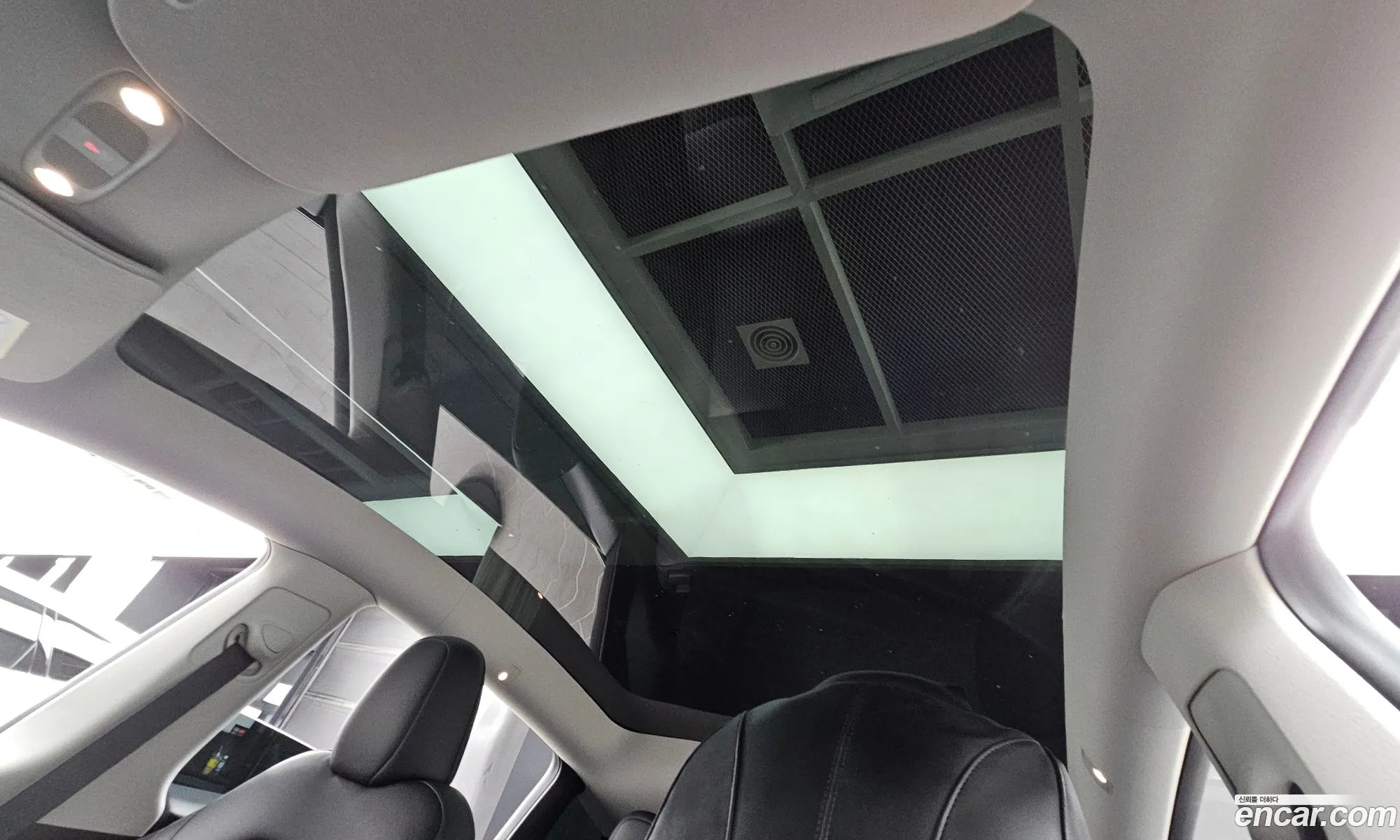 Tesla Model Y 2025 — 20