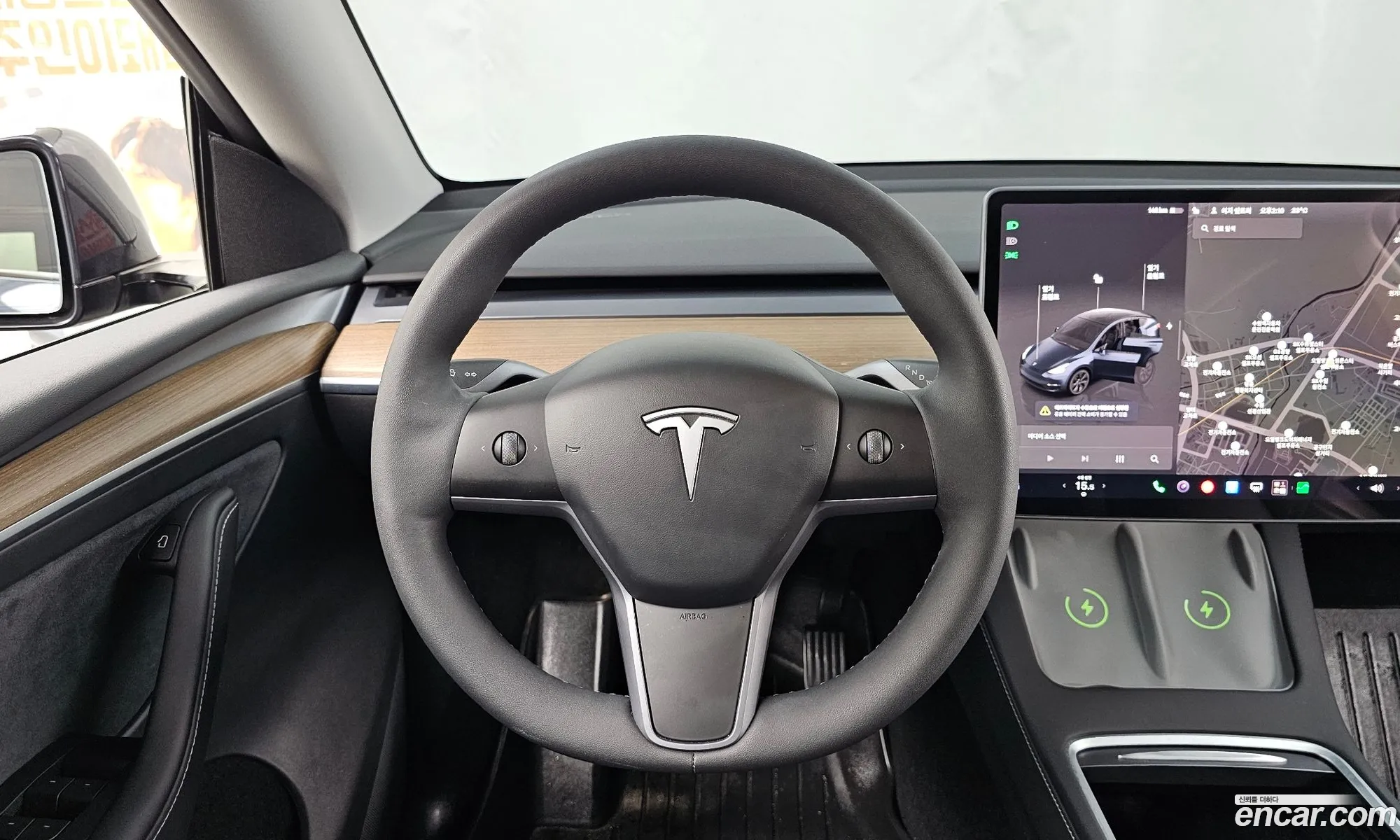 Tesla Model Y 2025 — 14
