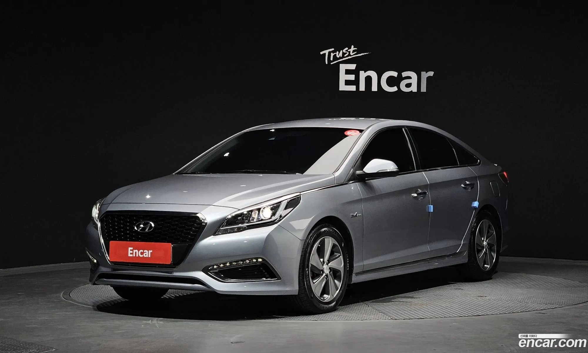 Hyundai LF Sonata Hybrid 2016 — 16