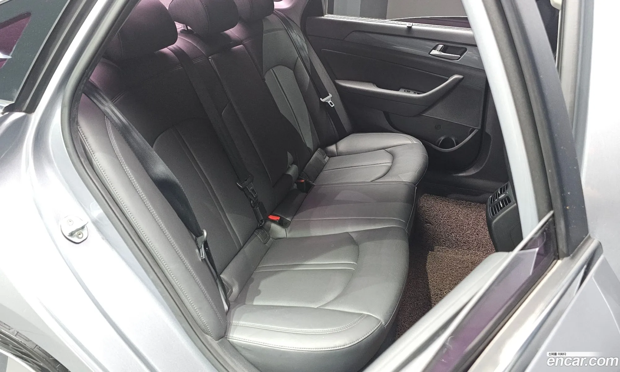 Hyundai LF Sonata Hybrid 2016 — 10