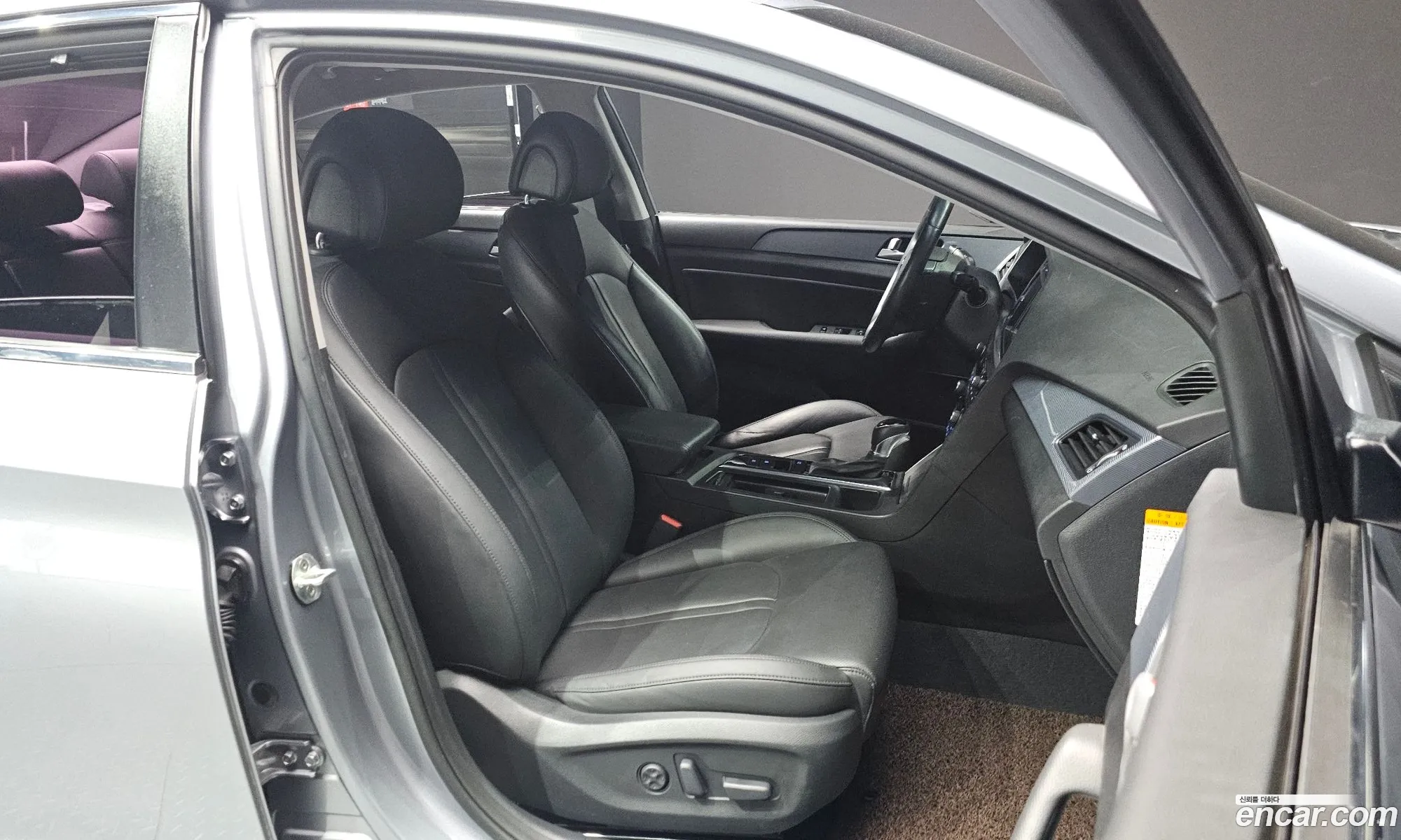 Hyundai LF Sonata Hybrid 2016 — 3