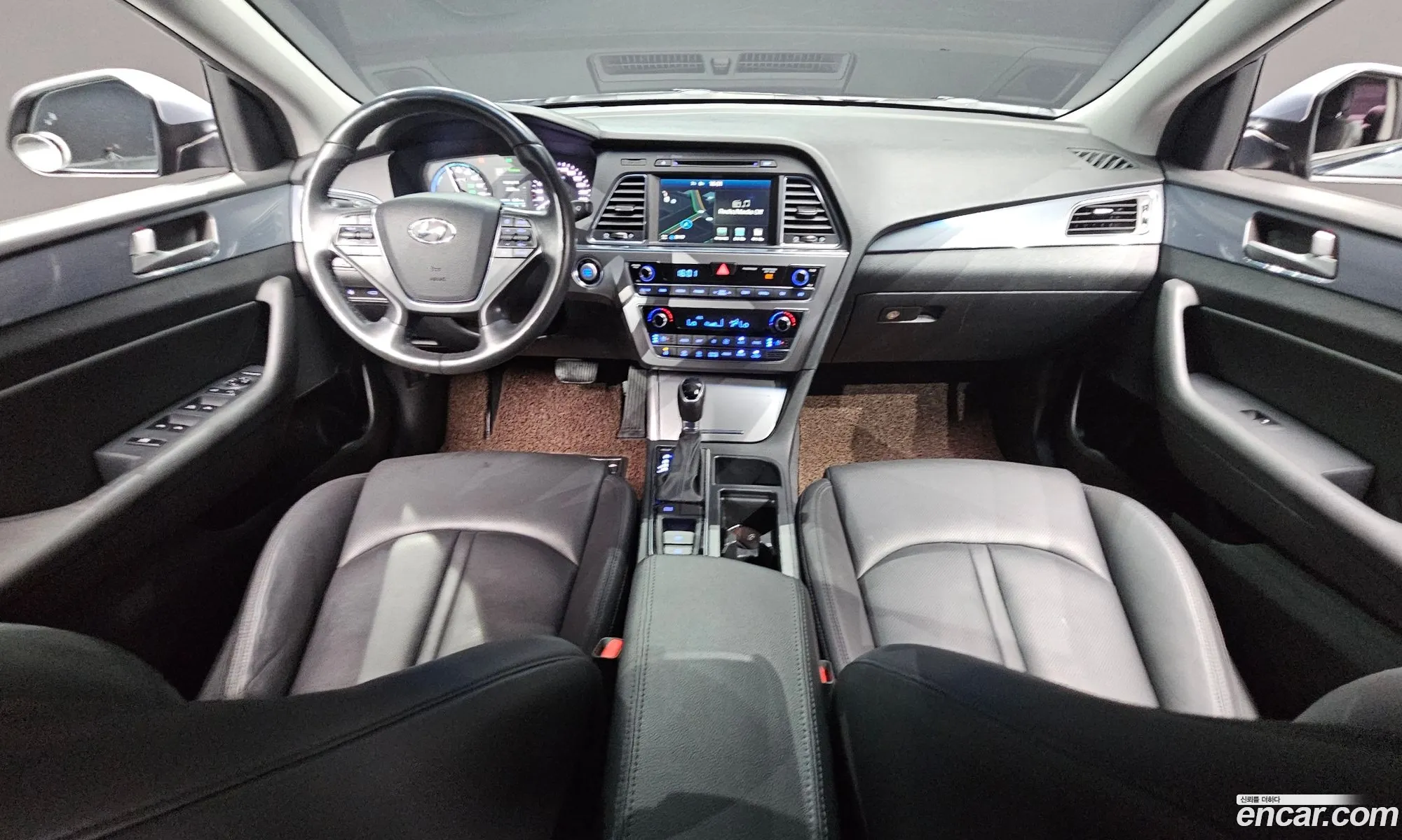 Hyundai LF Sonata Hybrid 2016 — 11