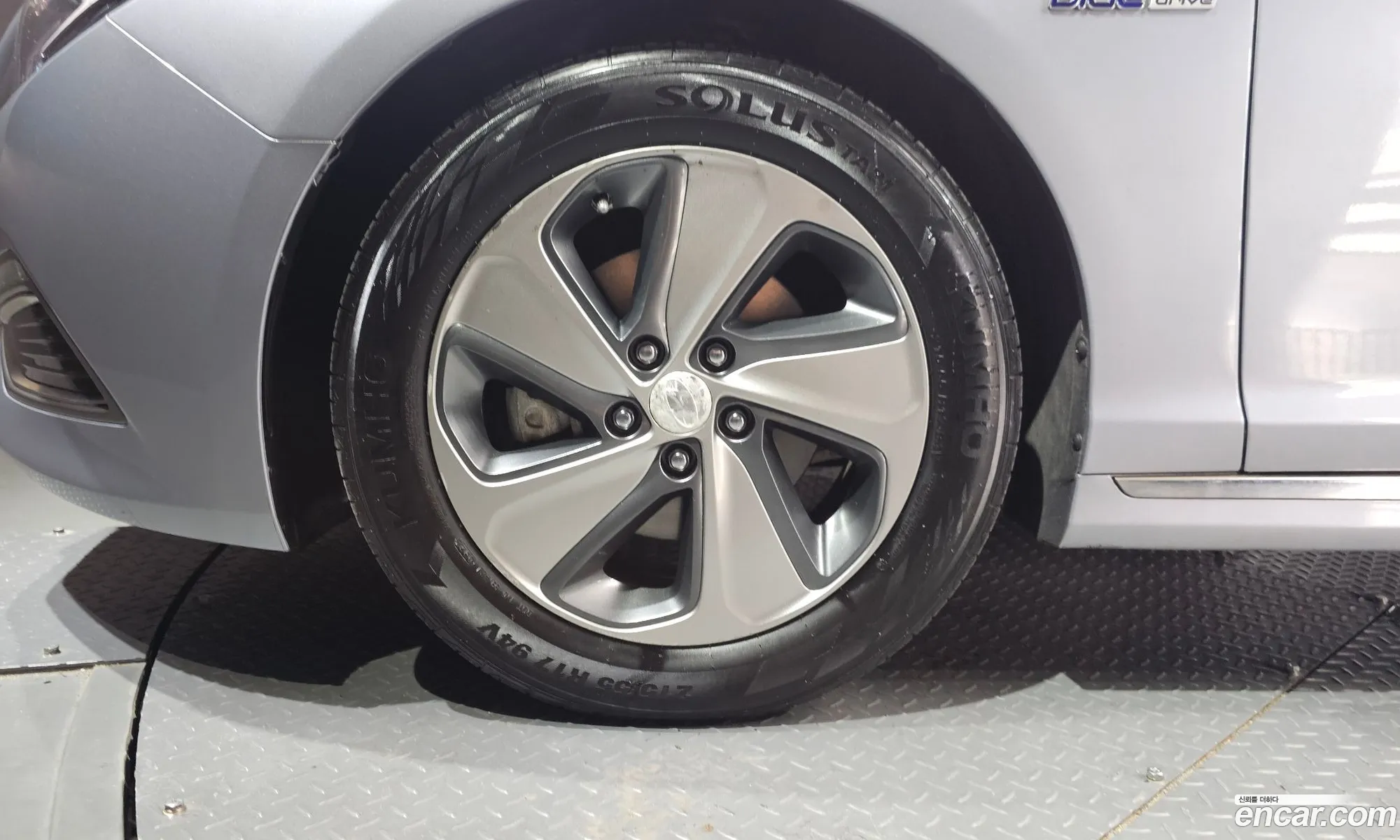 Hyundai LF Sonata Hybrid 2016 — 13