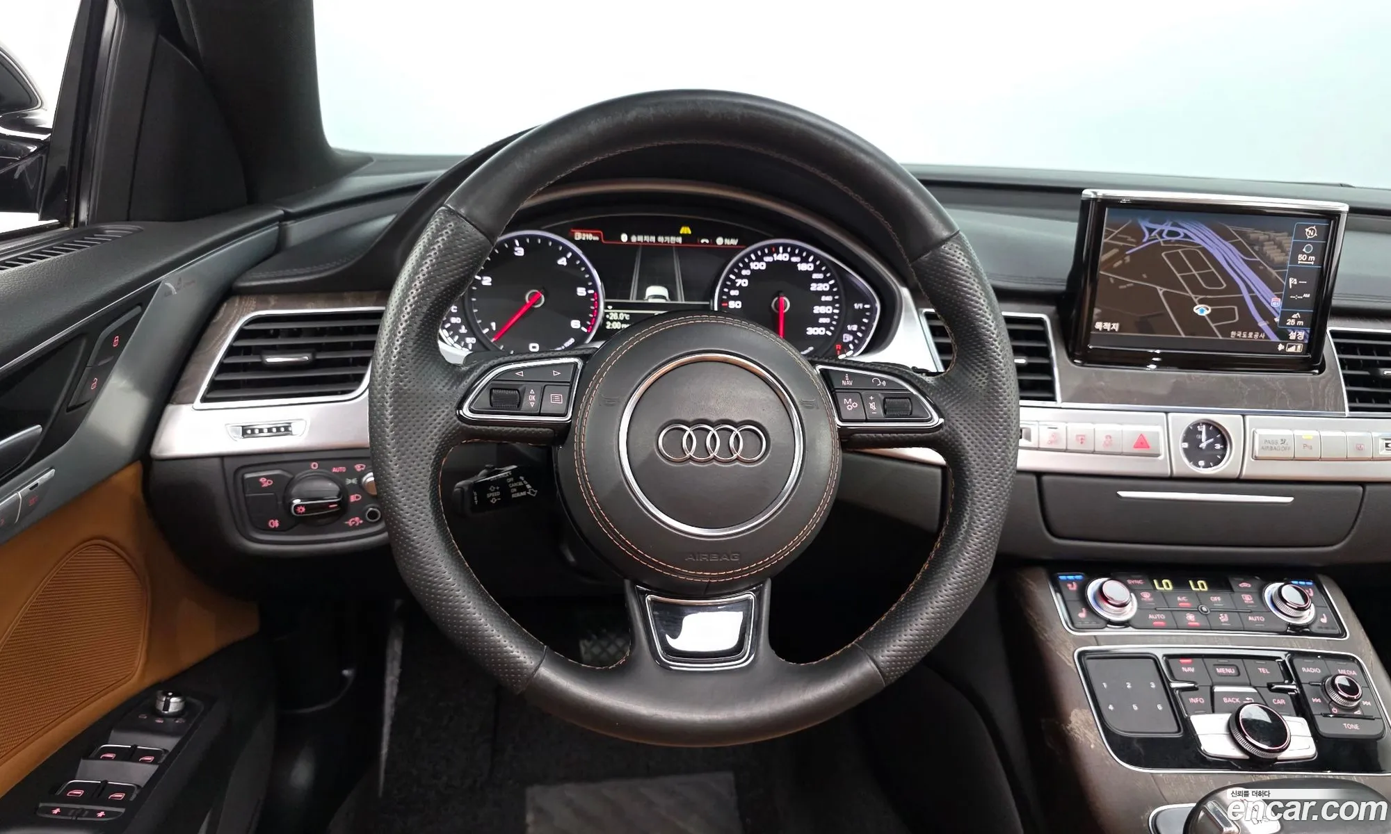 Audi A8 2016 WAUZZZ4H3GN001736 — 7