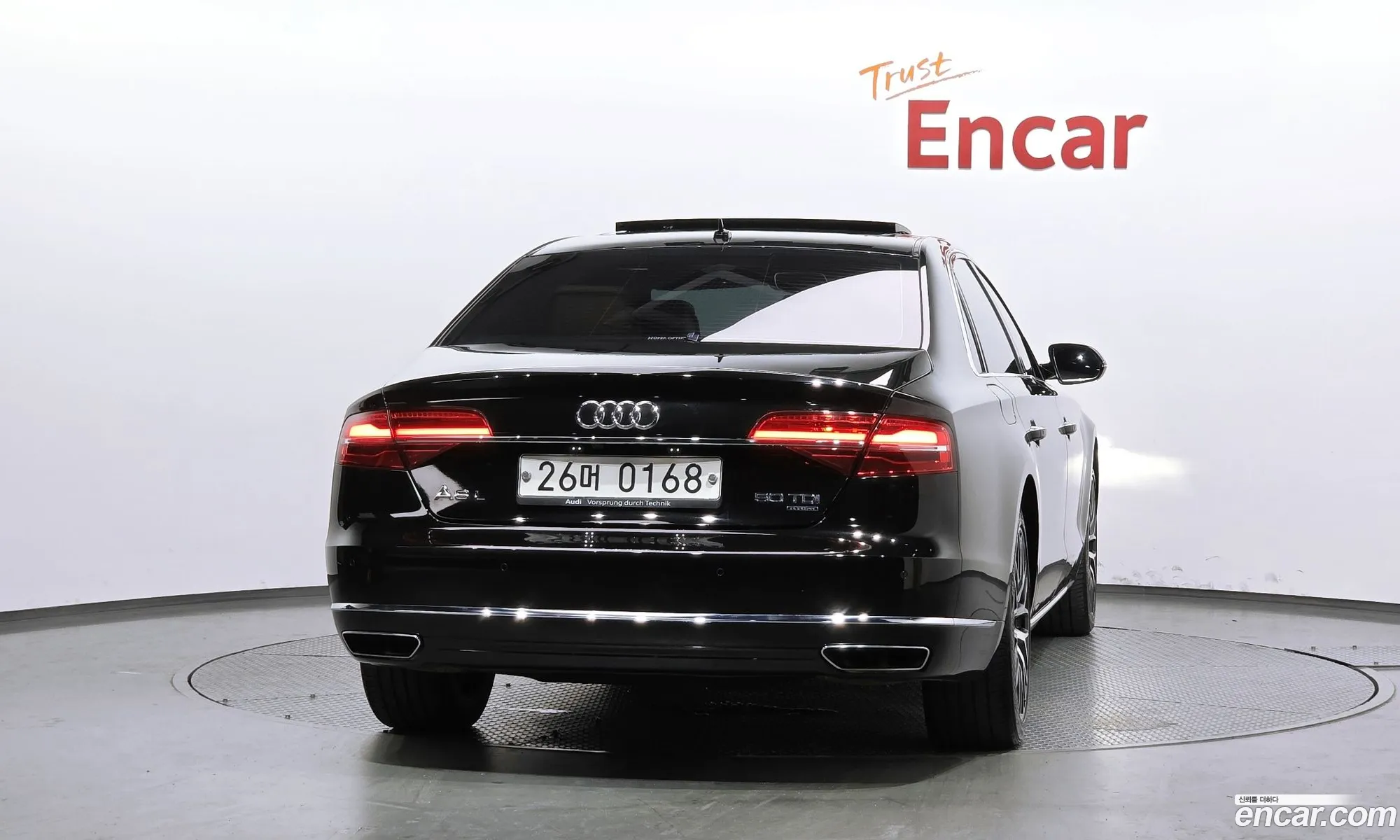 Audi A8 2016 WAUZZZ4H3GN001736 — 17