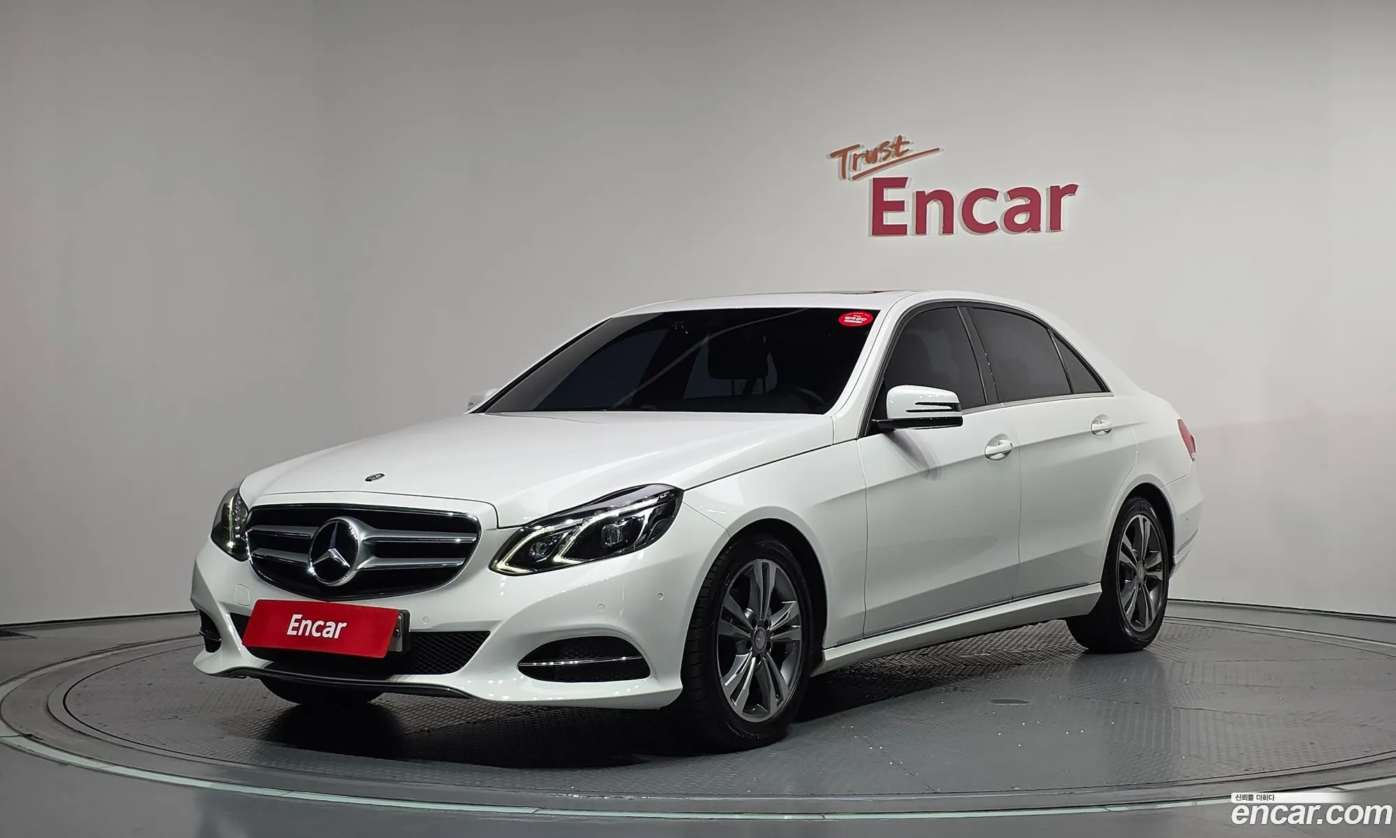 Mercedes-Benz E-Class W212 2015 — 13