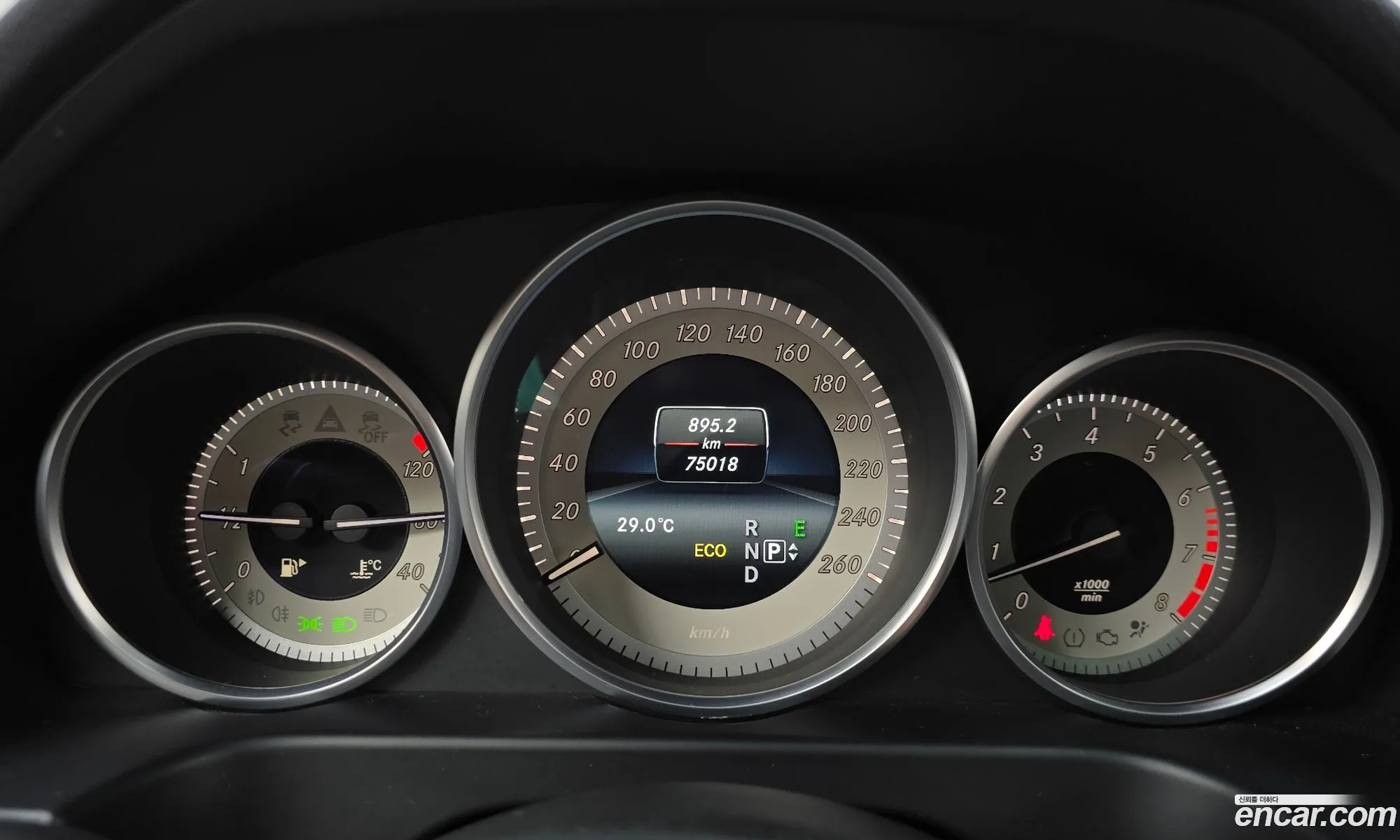 Mercedes-Benz E-Class W212 2015 — 19