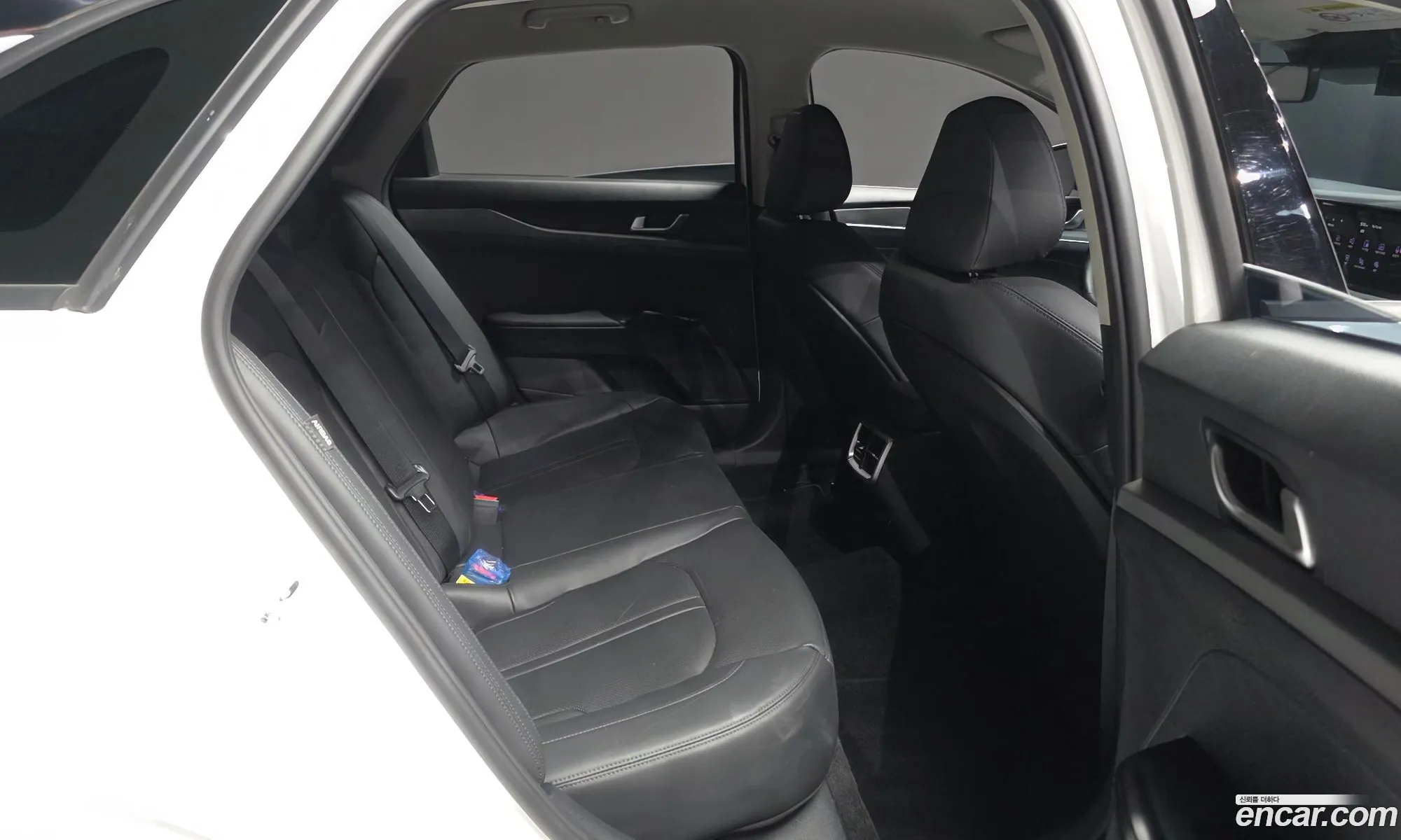 Kia K5 2023 — 10