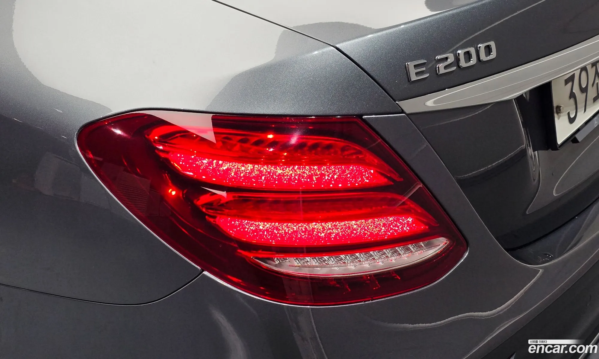 Mercedes-Benz E-Class W213 2018 WDDZF4CB0JA401446 — 25