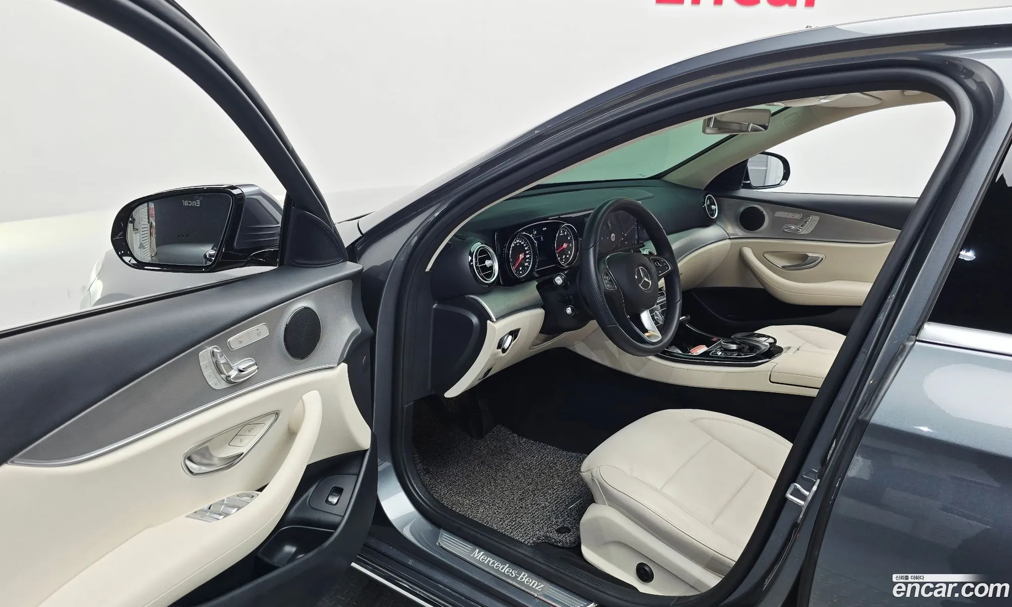 Mercedes-Benz E-Class W213 2018 WDDZF4CB0JA401446 — 18