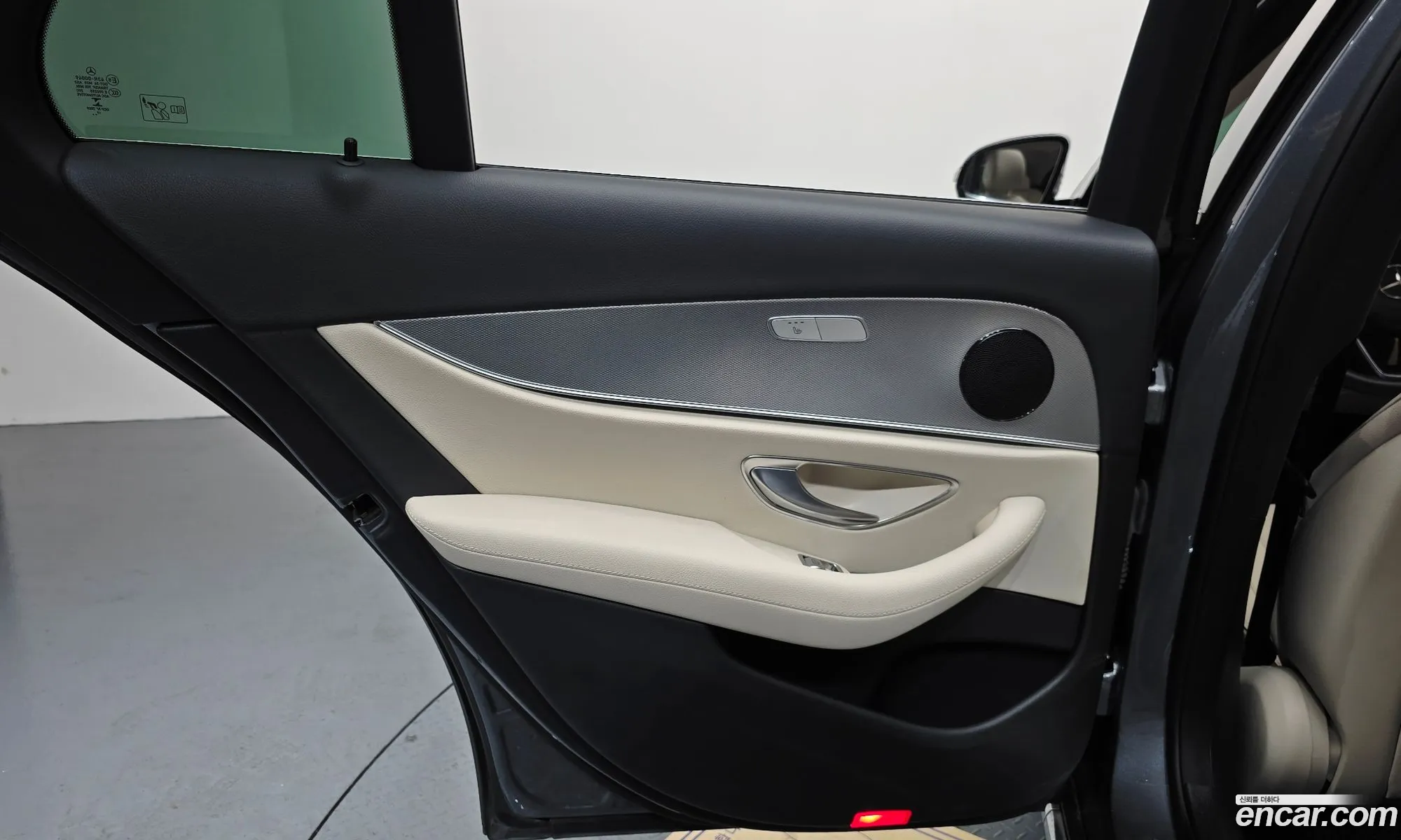 Mercedes-Benz E-Class W213 2018 WDDZF4CB0JA401446 — 2