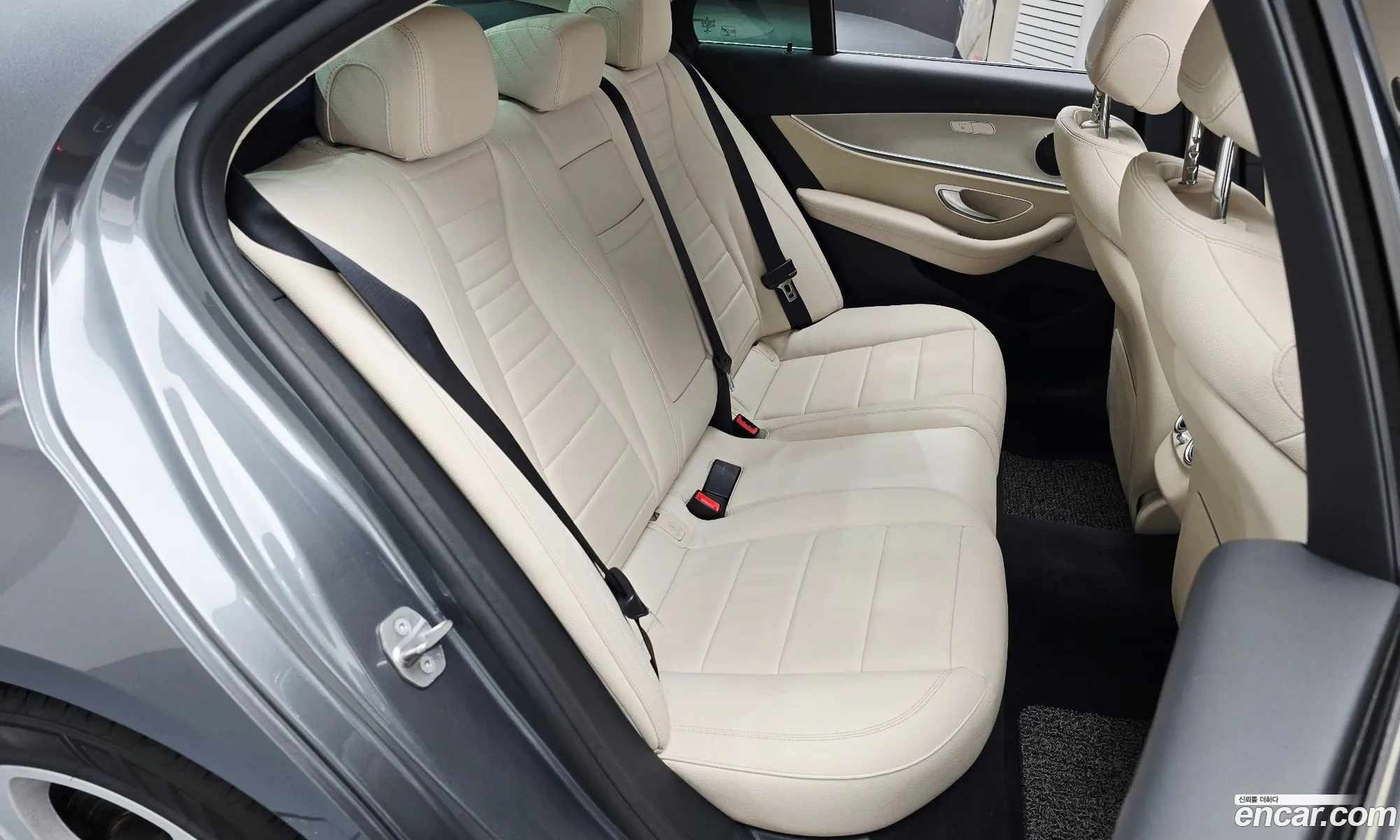 Mercedes-Benz E-Class W213 2018 WDDZF4CB0JA401446 — 9