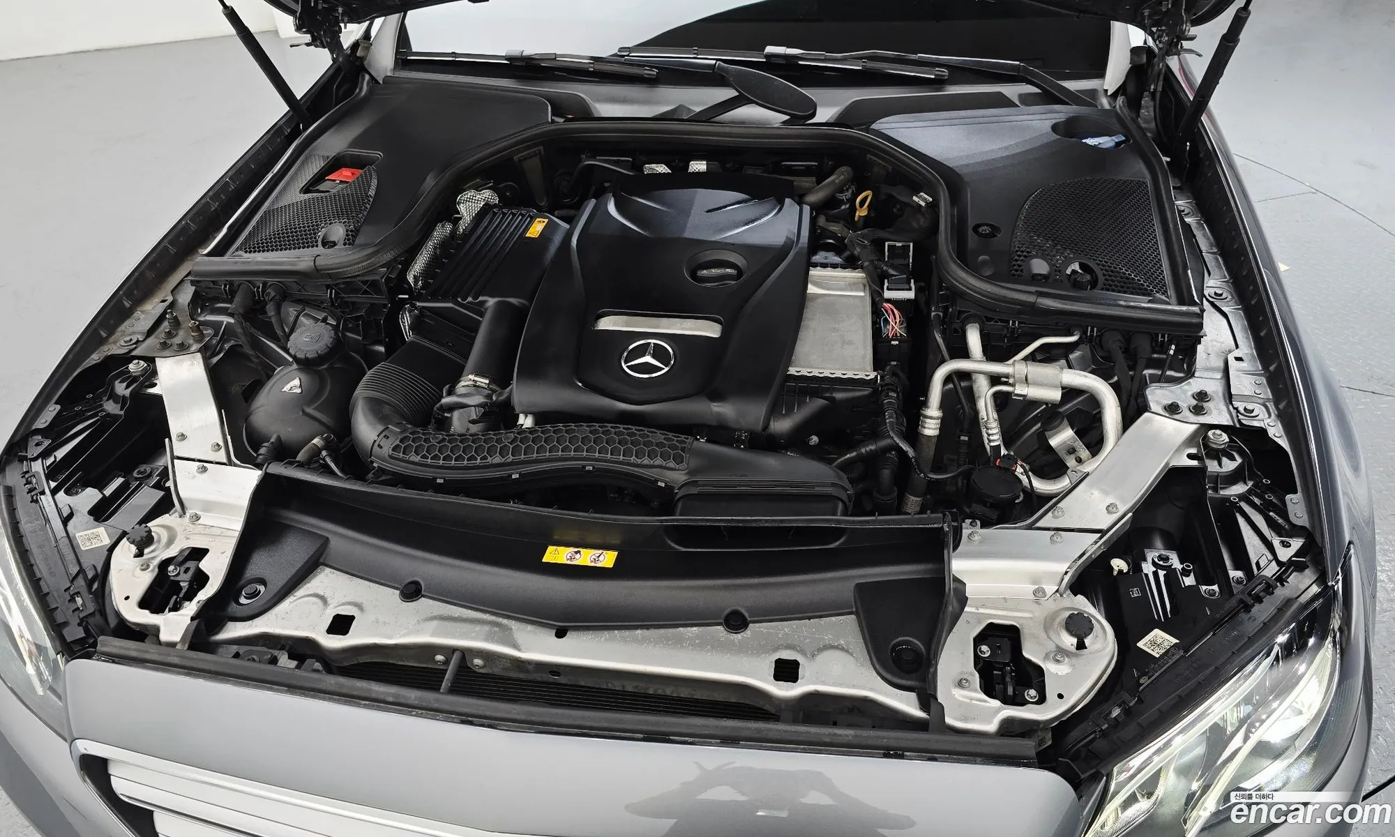 Mercedes-Benz E-Class W213 2018 WDDZF4CB0JA401446 — 23