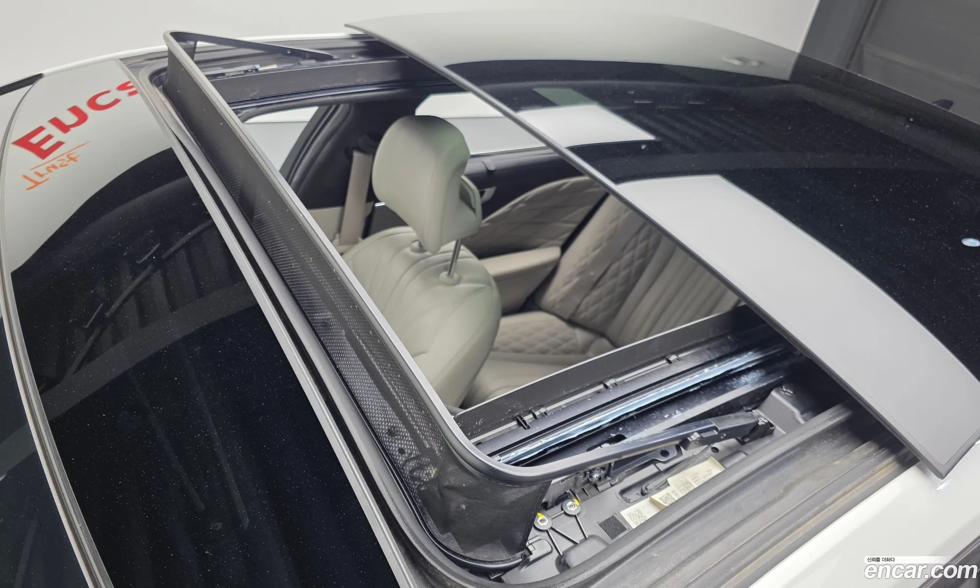 Kia K8 Hybrid 2023 — 13