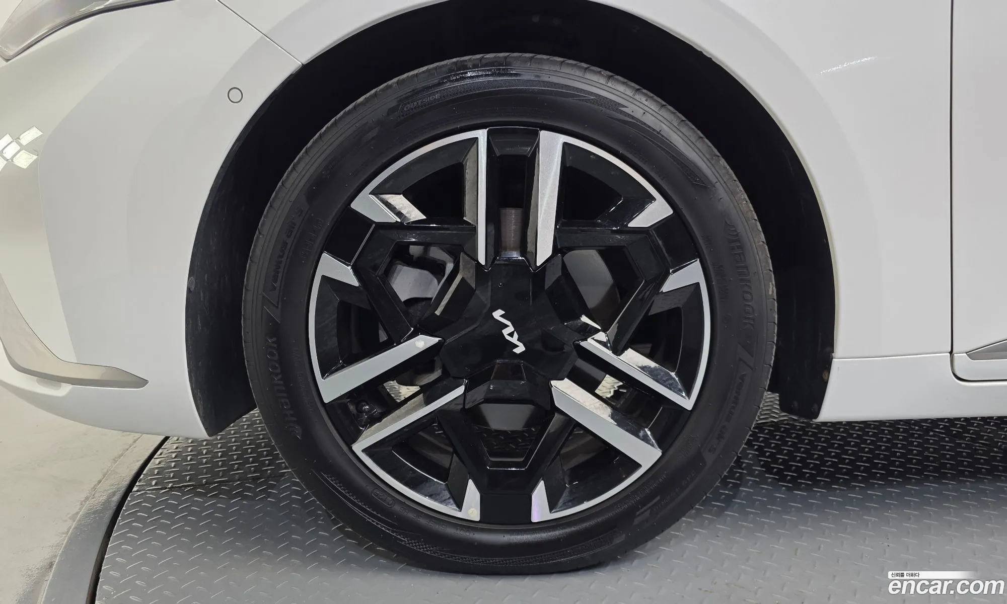 Kia K8 Hybrid 2023 — 5