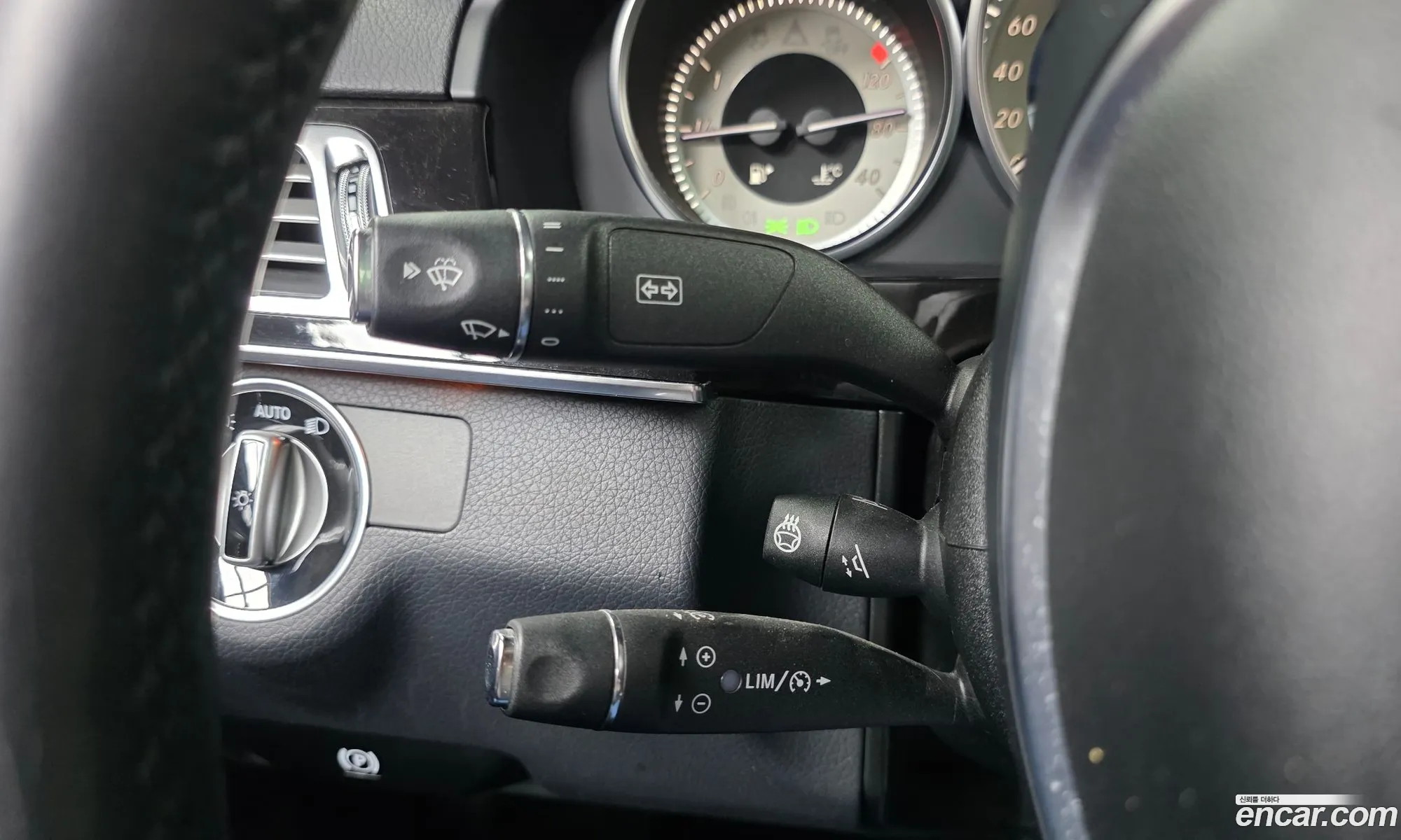 Mercedes-Benz E-Class W212 2014 WDDHF8JB6EA926135 — 24