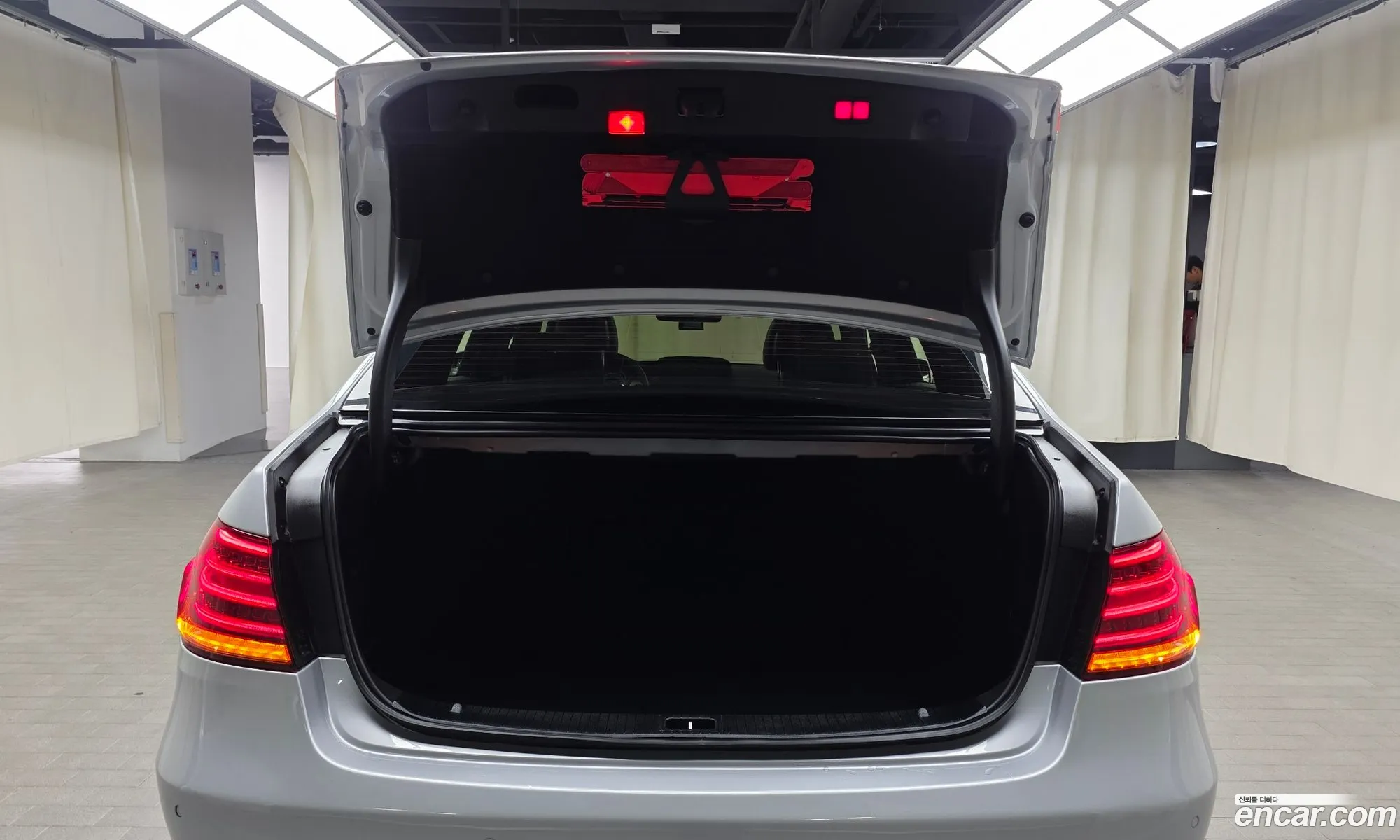 Mercedes-Benz E-Class W212 2014 WDDHF8JB6EA926135 — 18