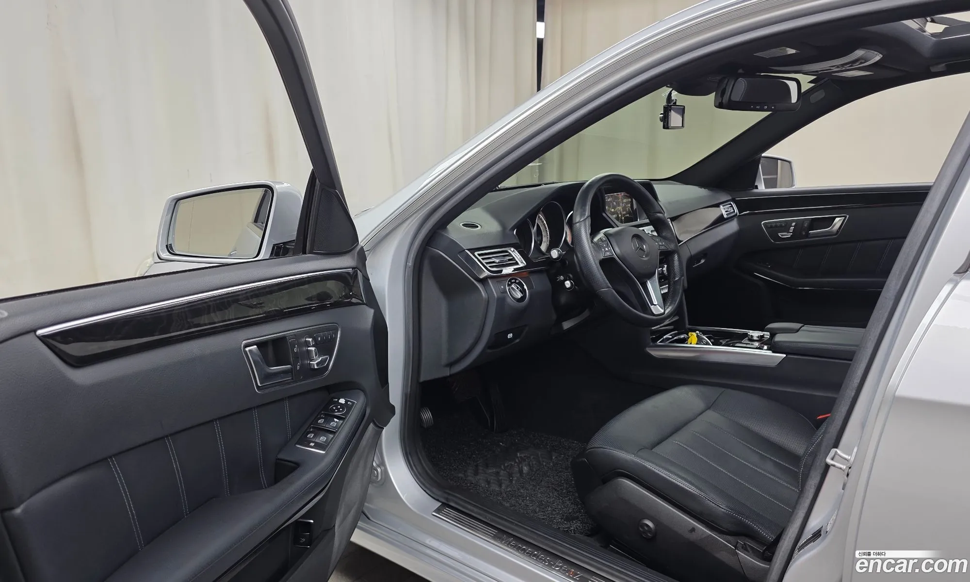Mercedes-Benz E-Class W212 2014 WDDHF8JB6EA926135 — 12