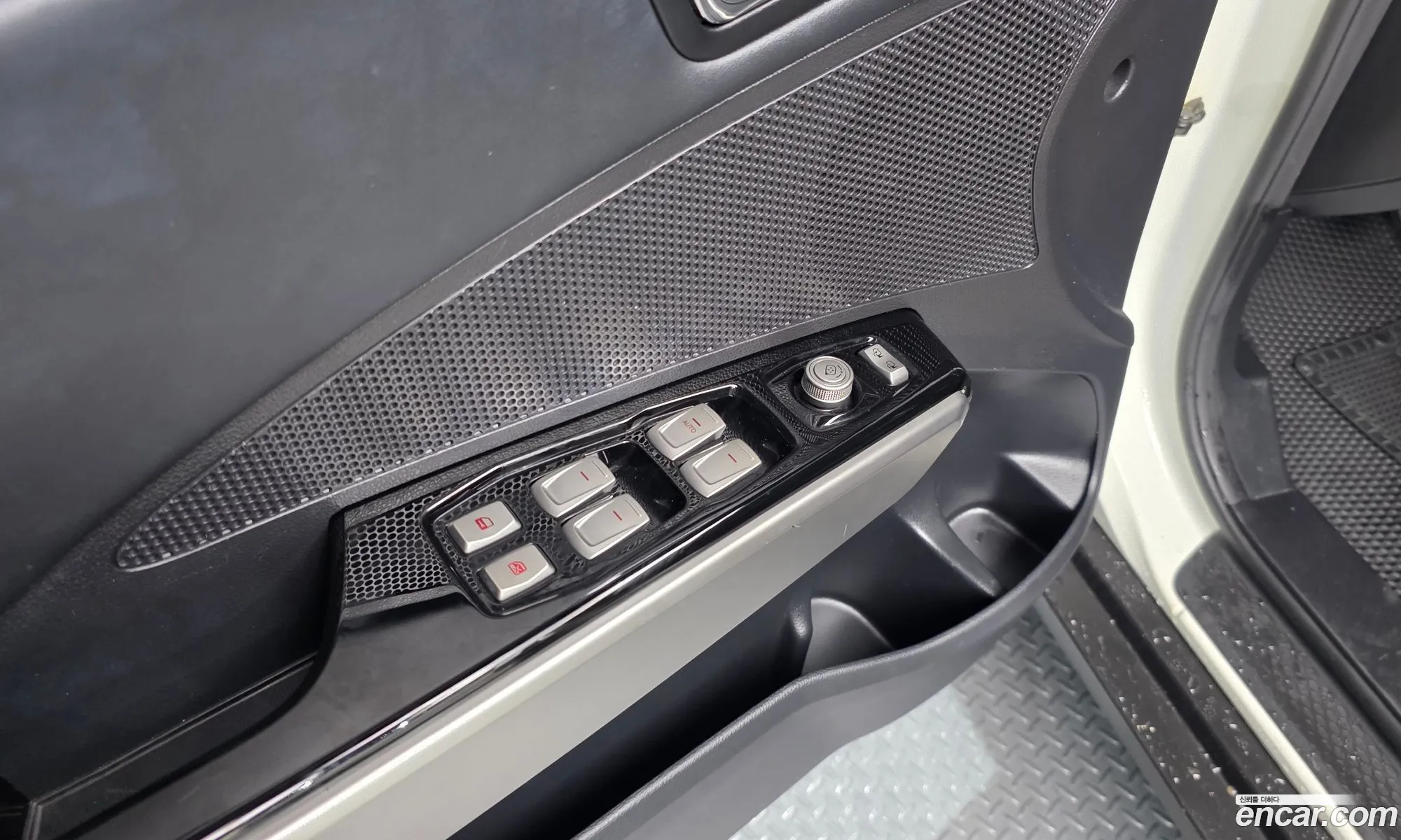 KG Mobility (SsangYong) Tivoli 2016 — 10